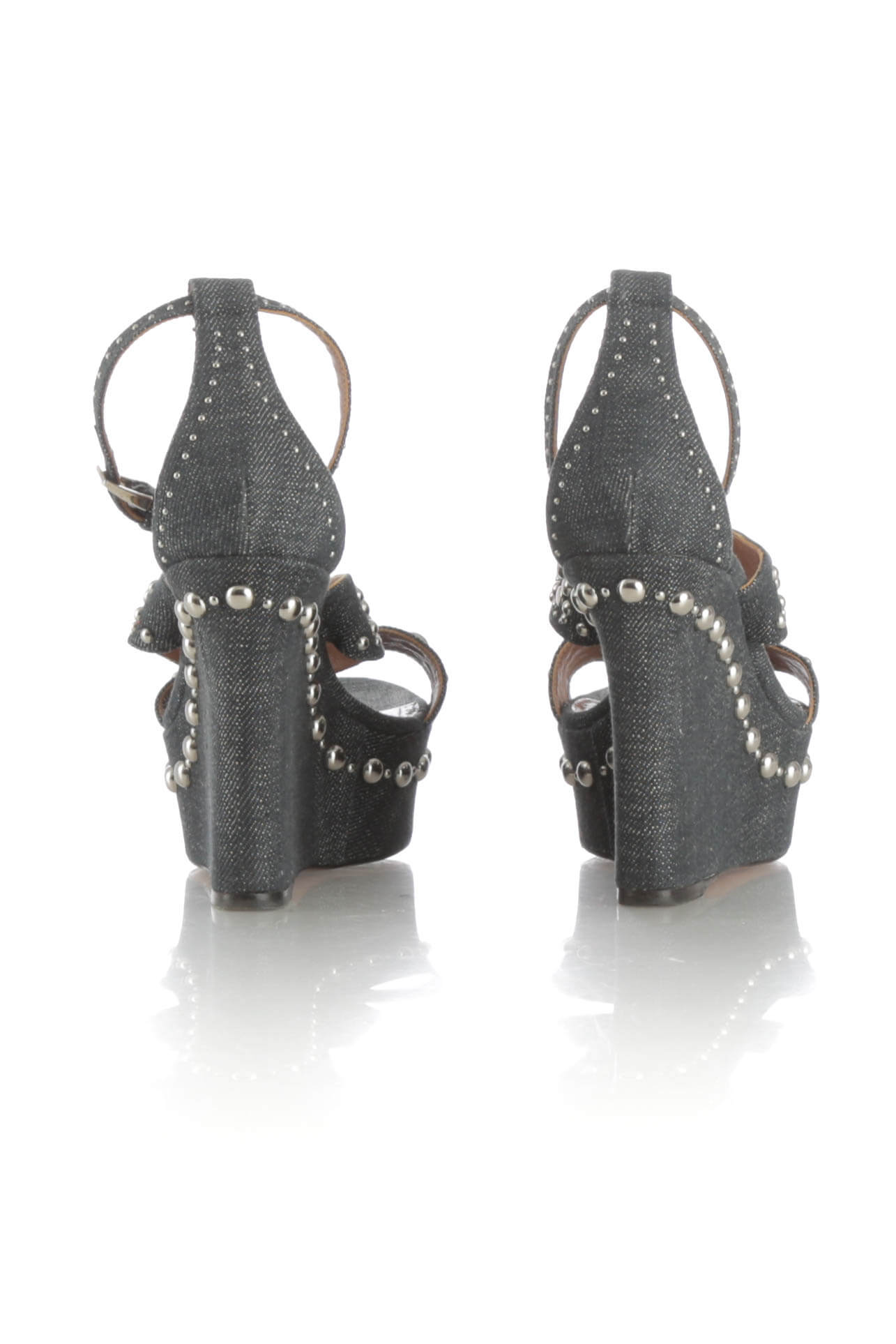 Alaia, 8 USA