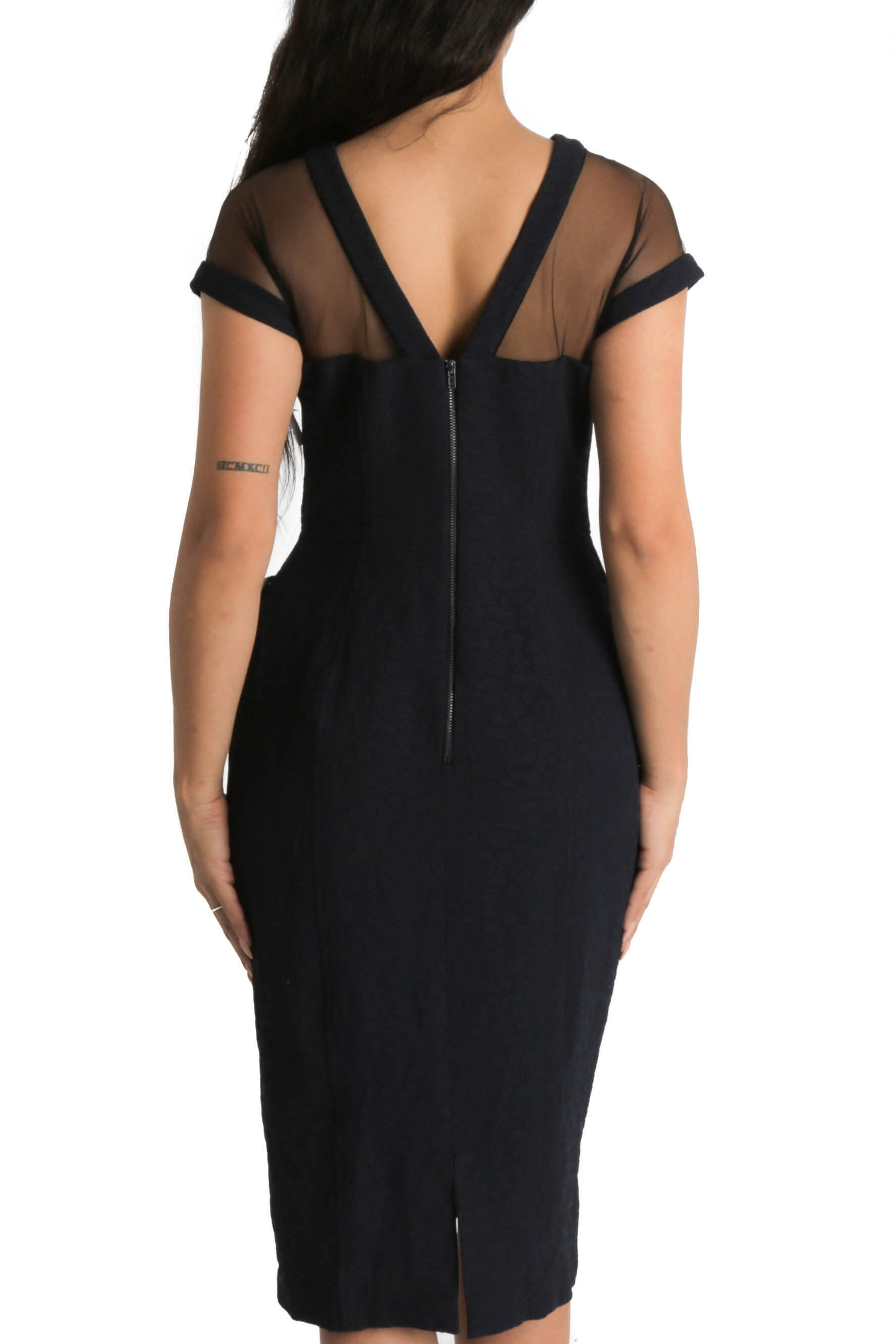 Maggy London, Talla 6 (NWT)