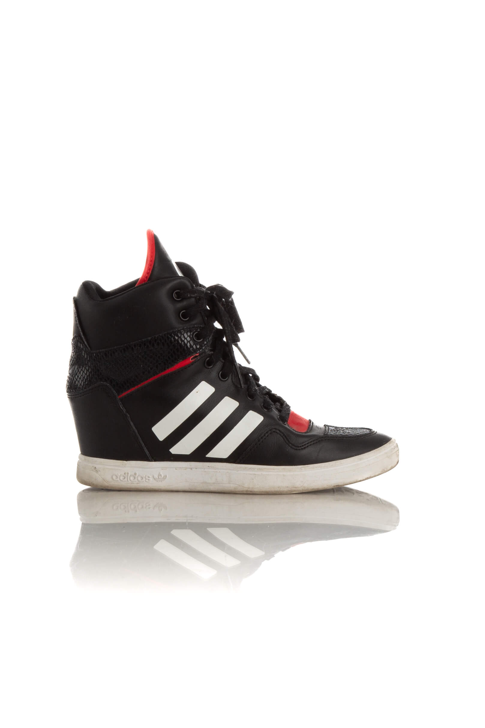 Adidas, 8 USA