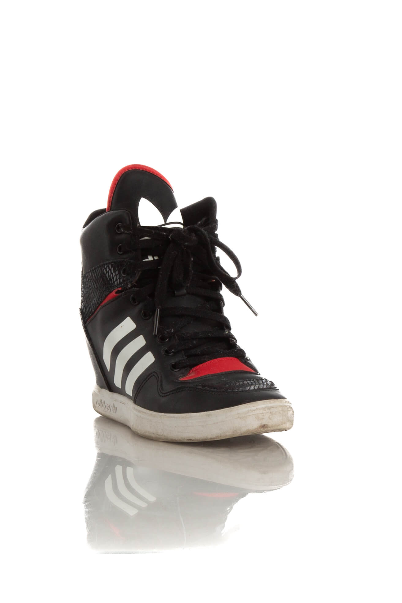 Adidas, 8 USA