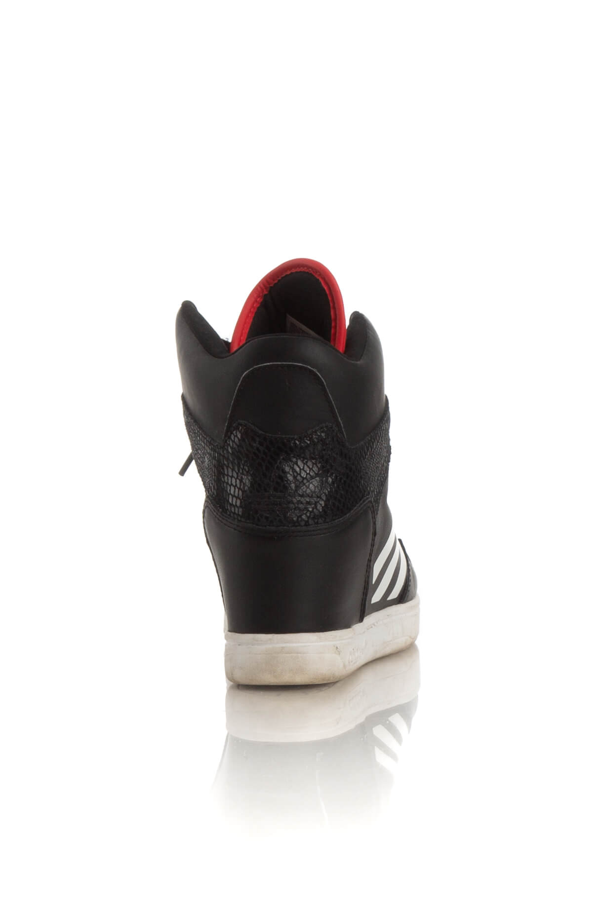 Adidas, 8 USA