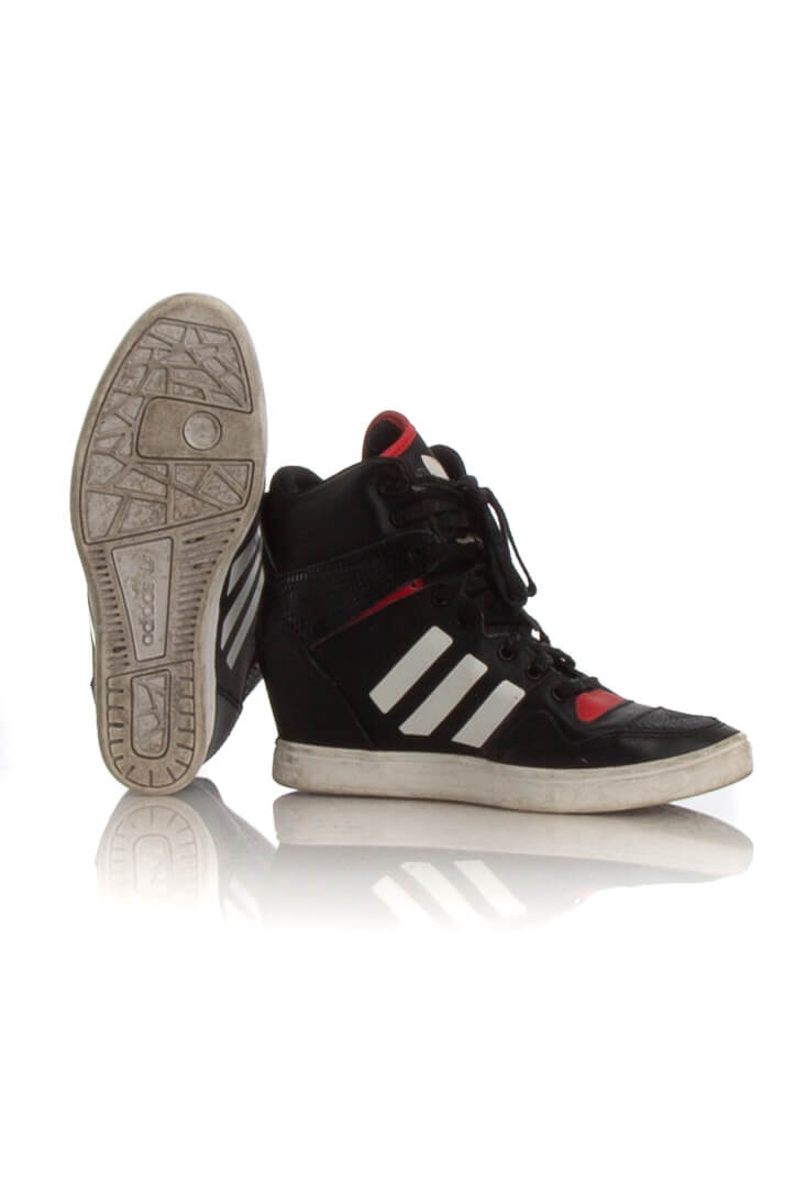 Adidas, 8 USA