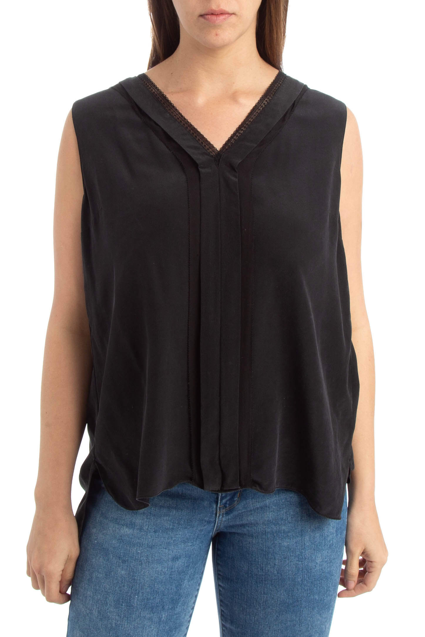 Elie Tahari, Talla M