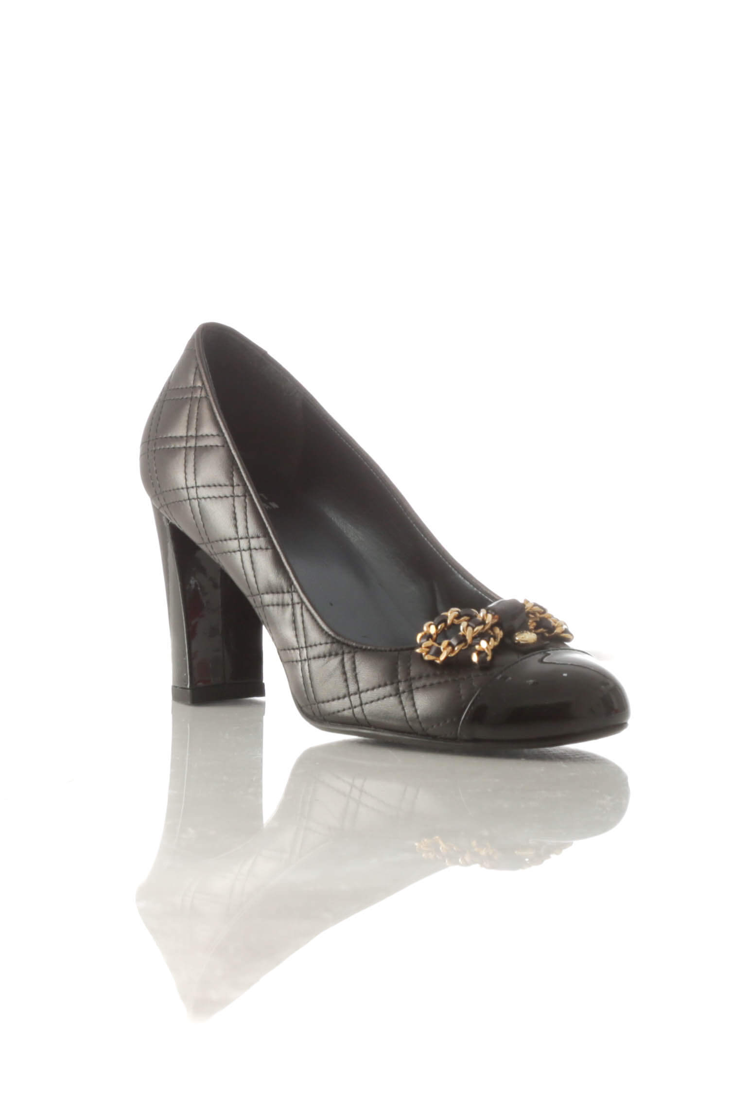 Stuart Weitzman, 8 USA