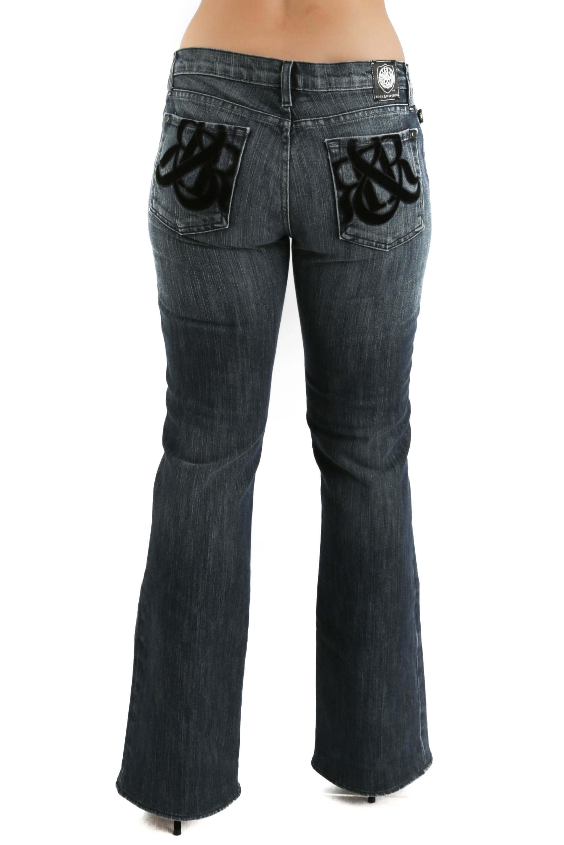 Rock & Republic, Talla 32
