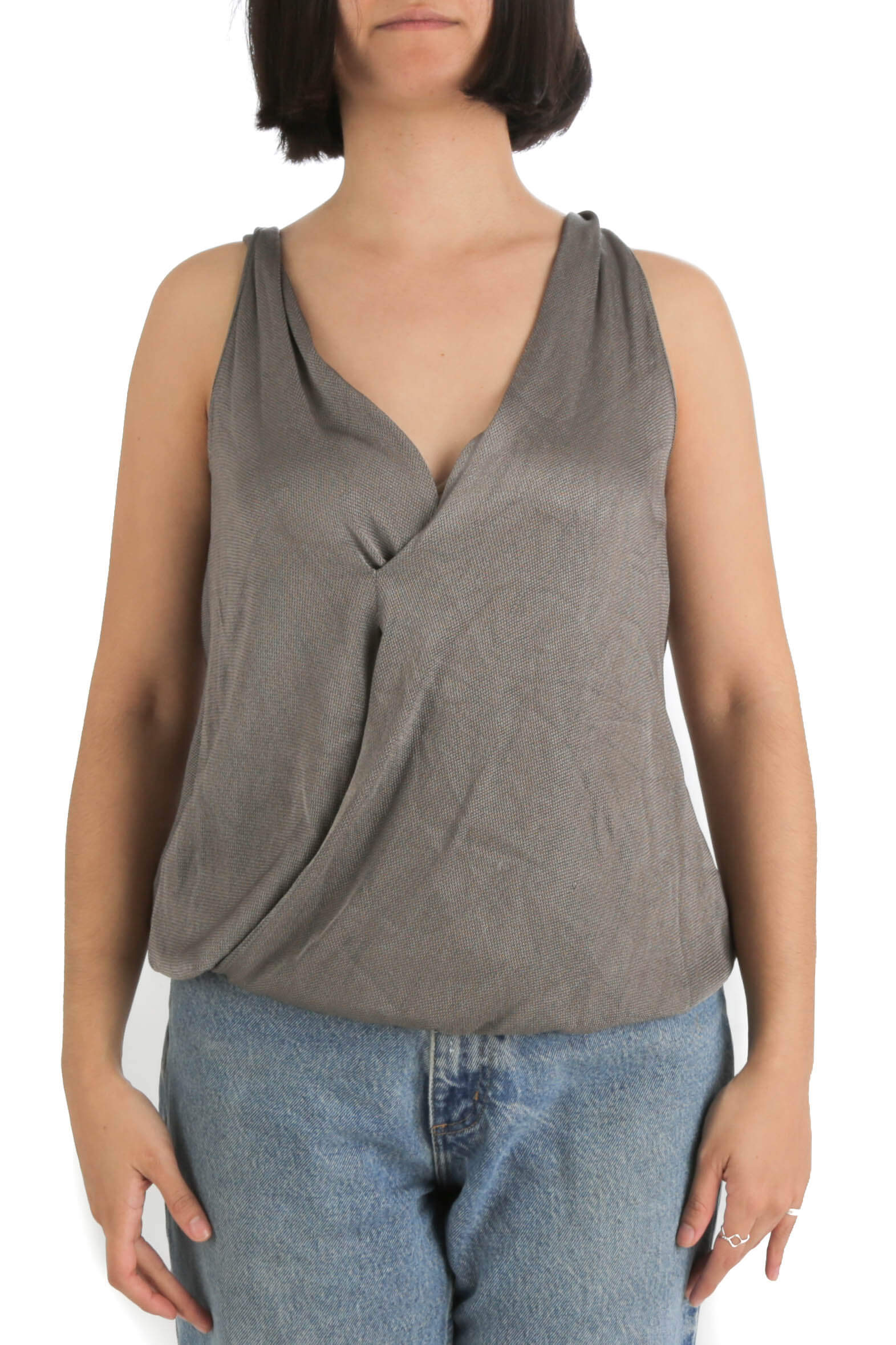Emporio Armani, Talla 44