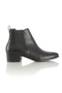Stuart Weitzman, 8 USA