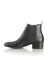 Stuart Weitzman, 8 USA