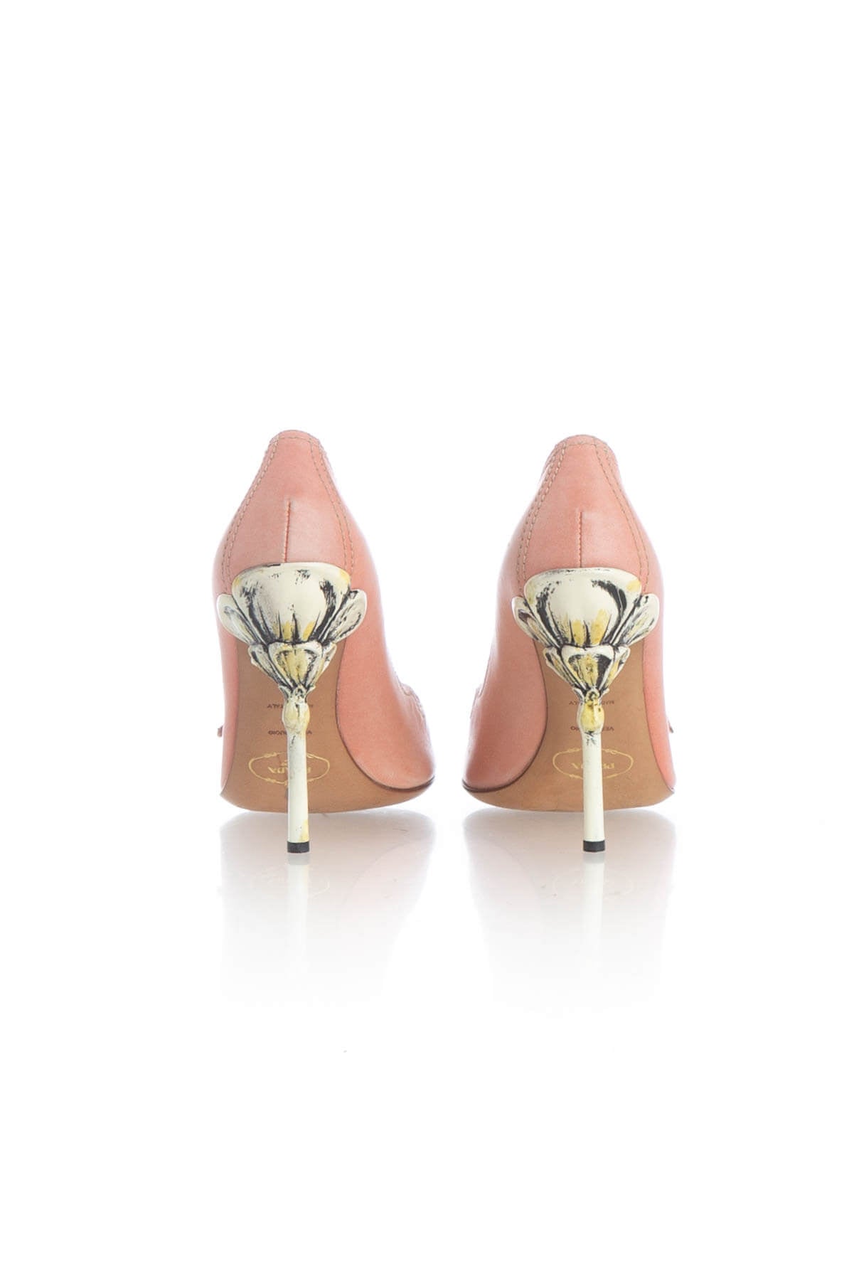 Prada, 7 USA