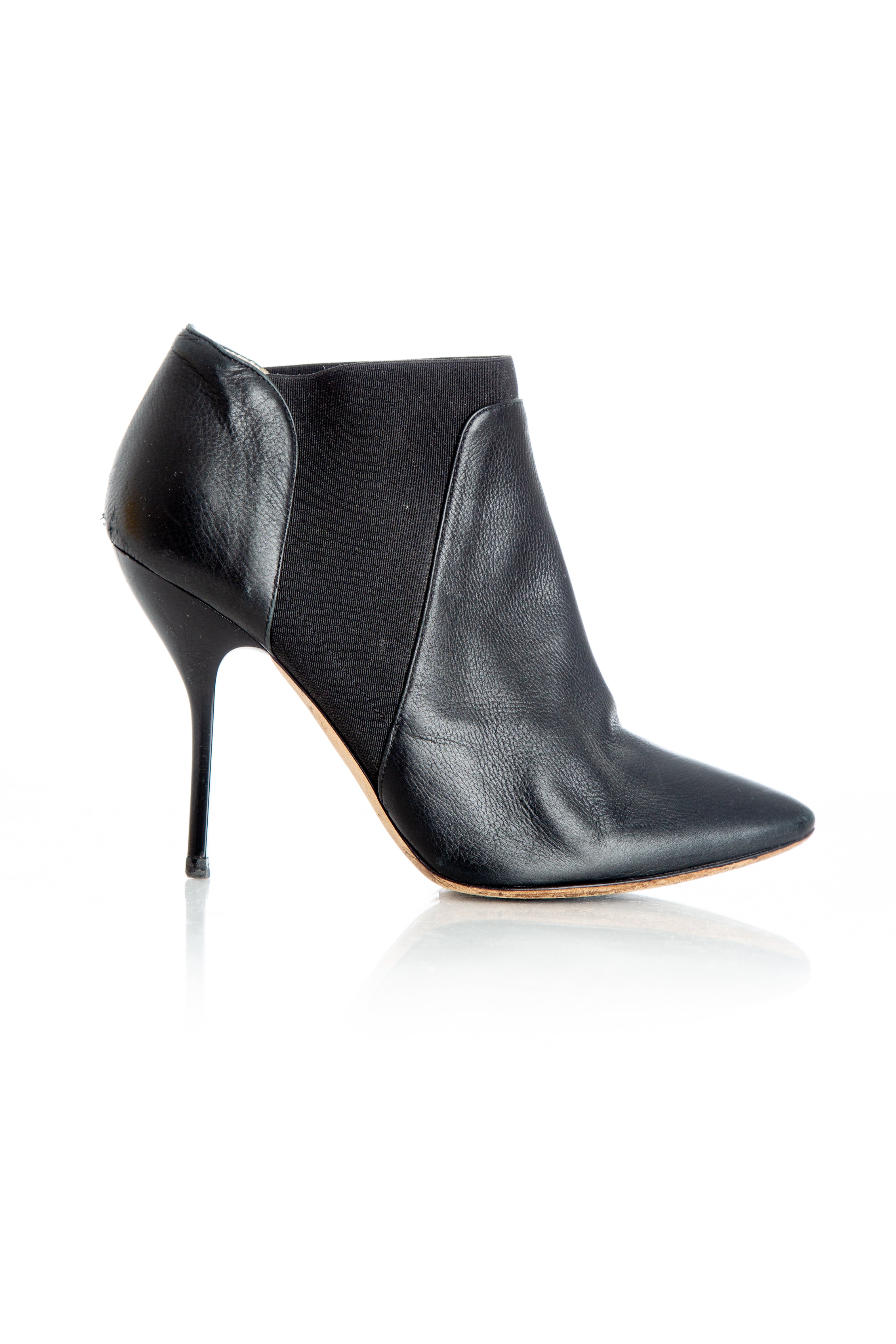 Jimmy Choo, 8.5 USA
