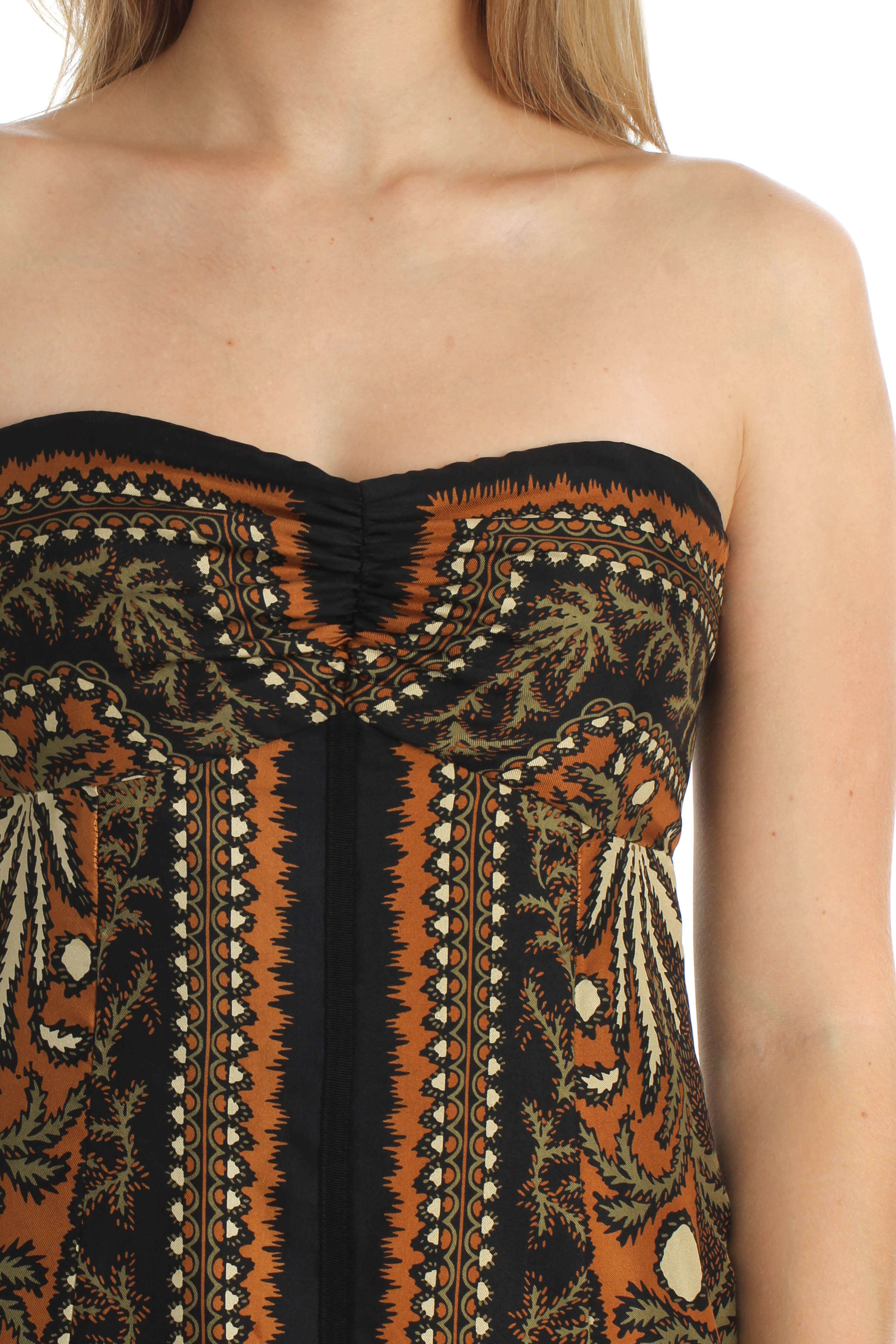 Nicole Miller, Talla 2