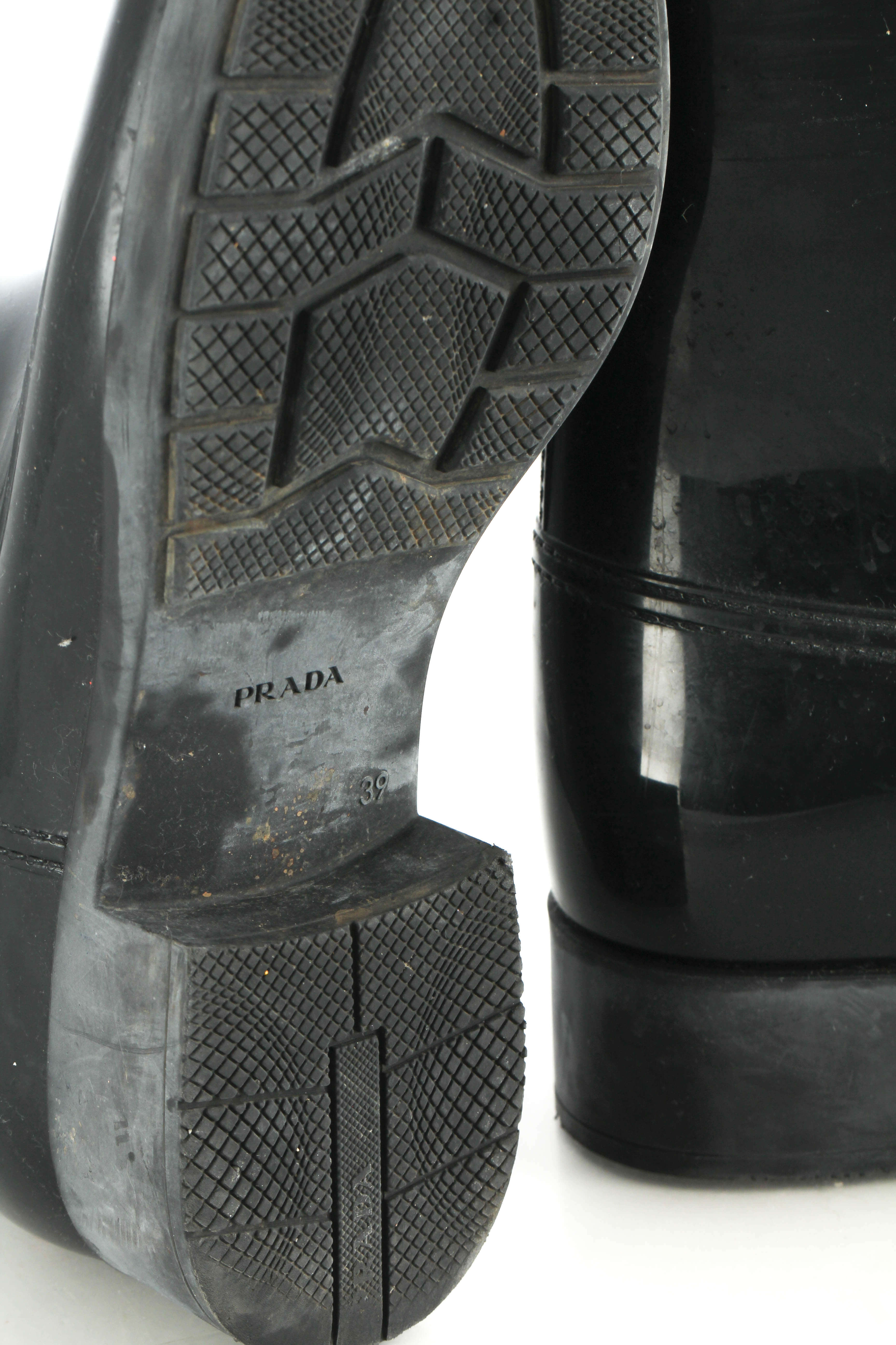 Prada, 9 USA