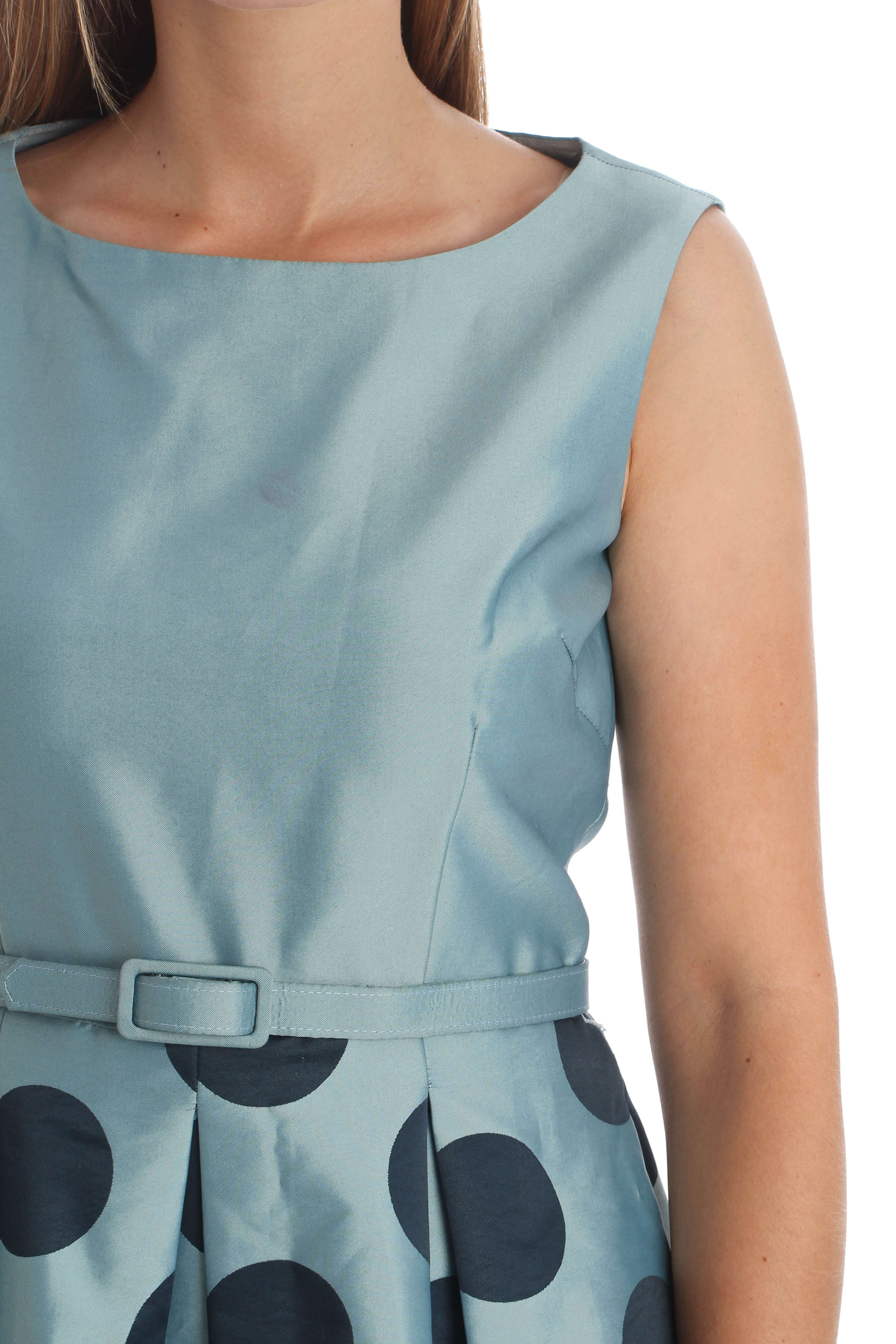 Sara Emanuel, Talla 4