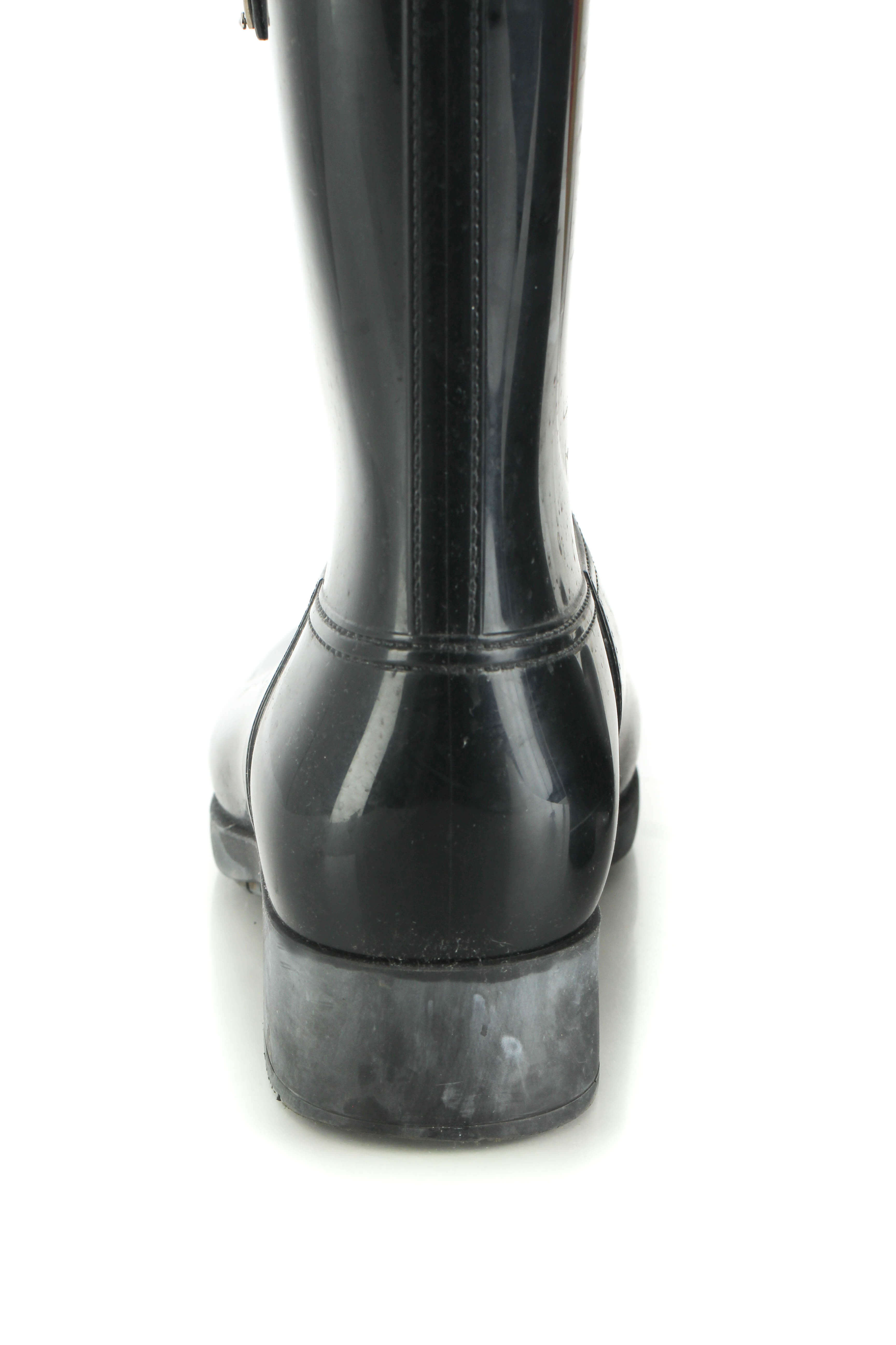 Prada, 9 USA