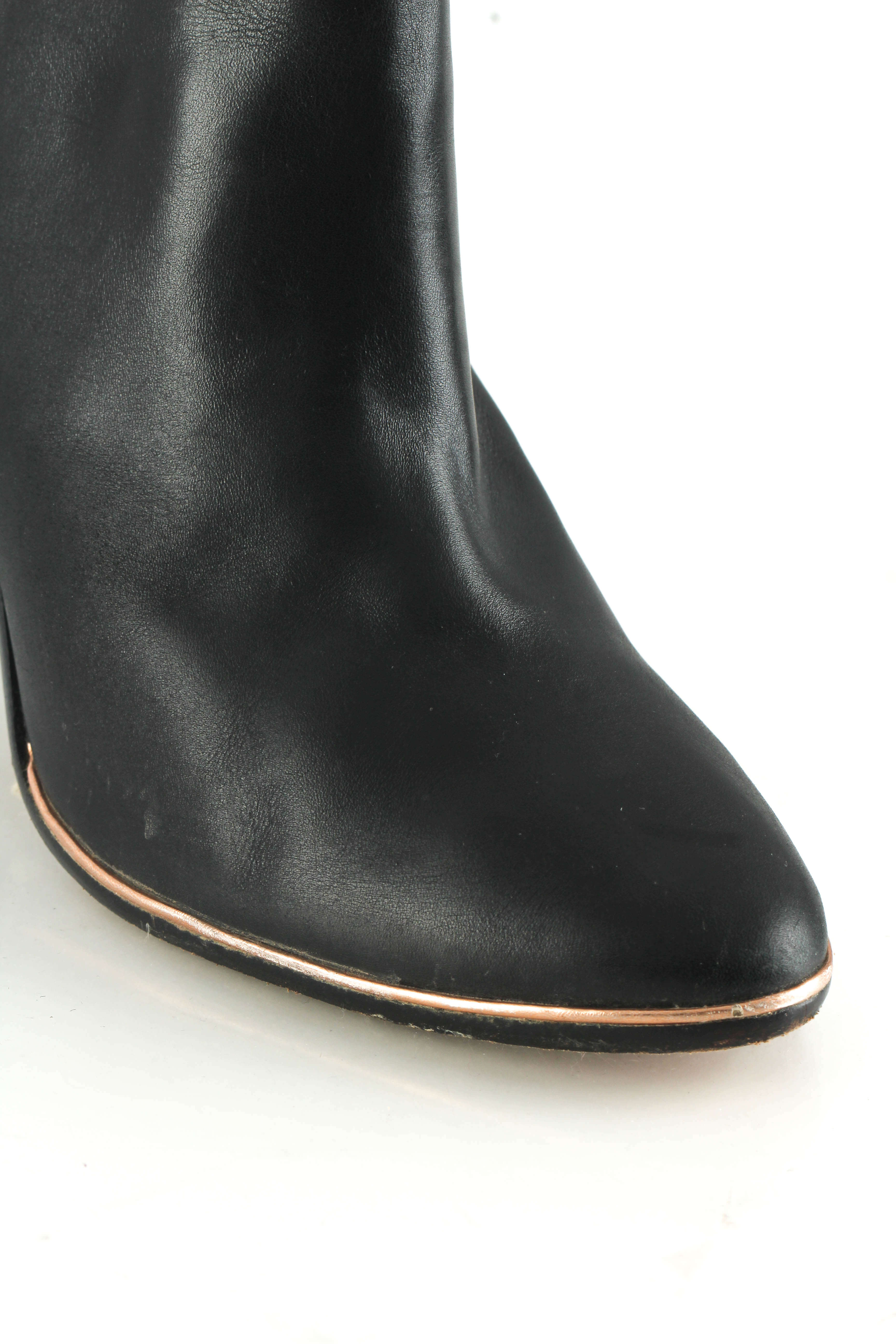 Ted Baker, 9.5 USA