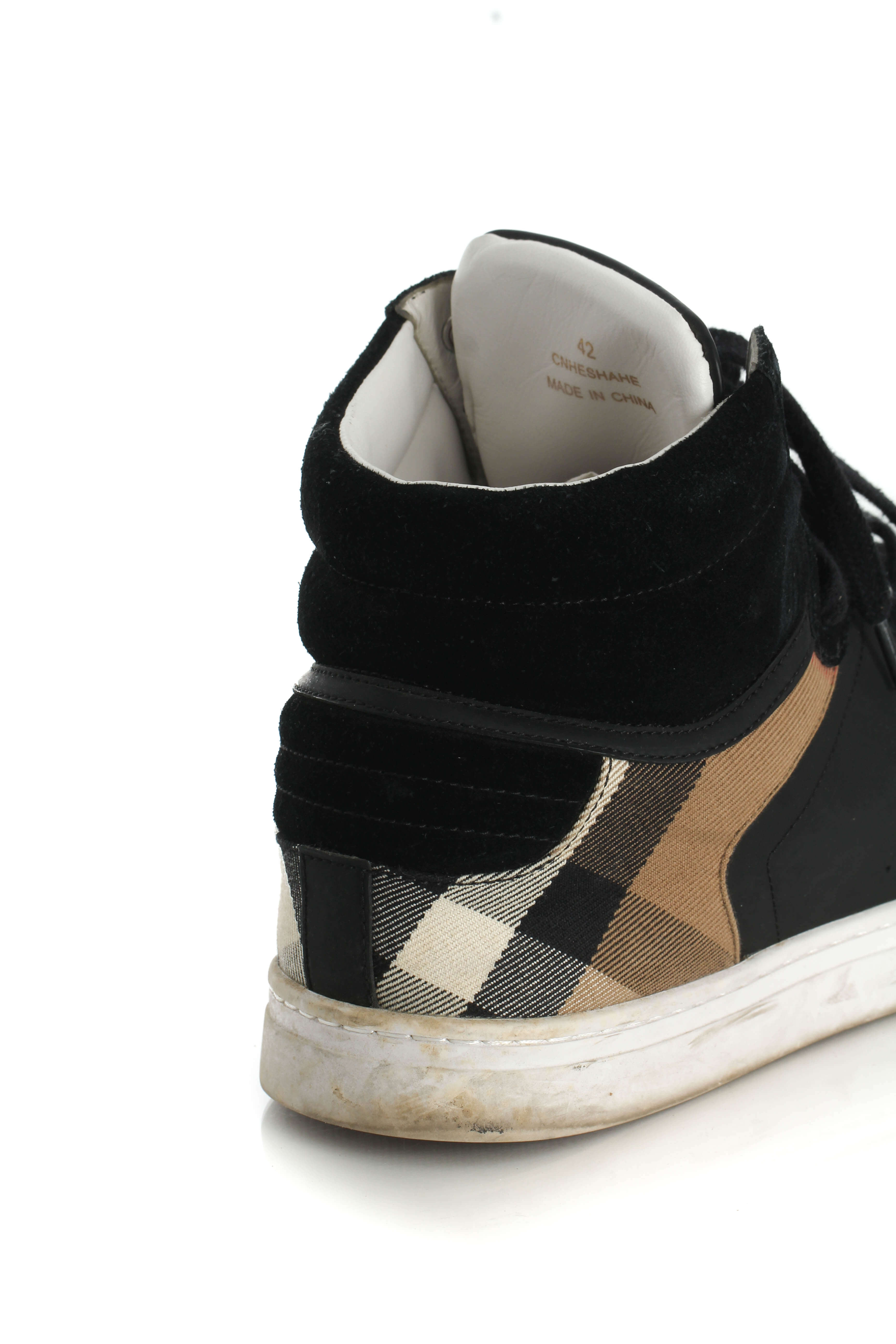 Burberry, 9 USA