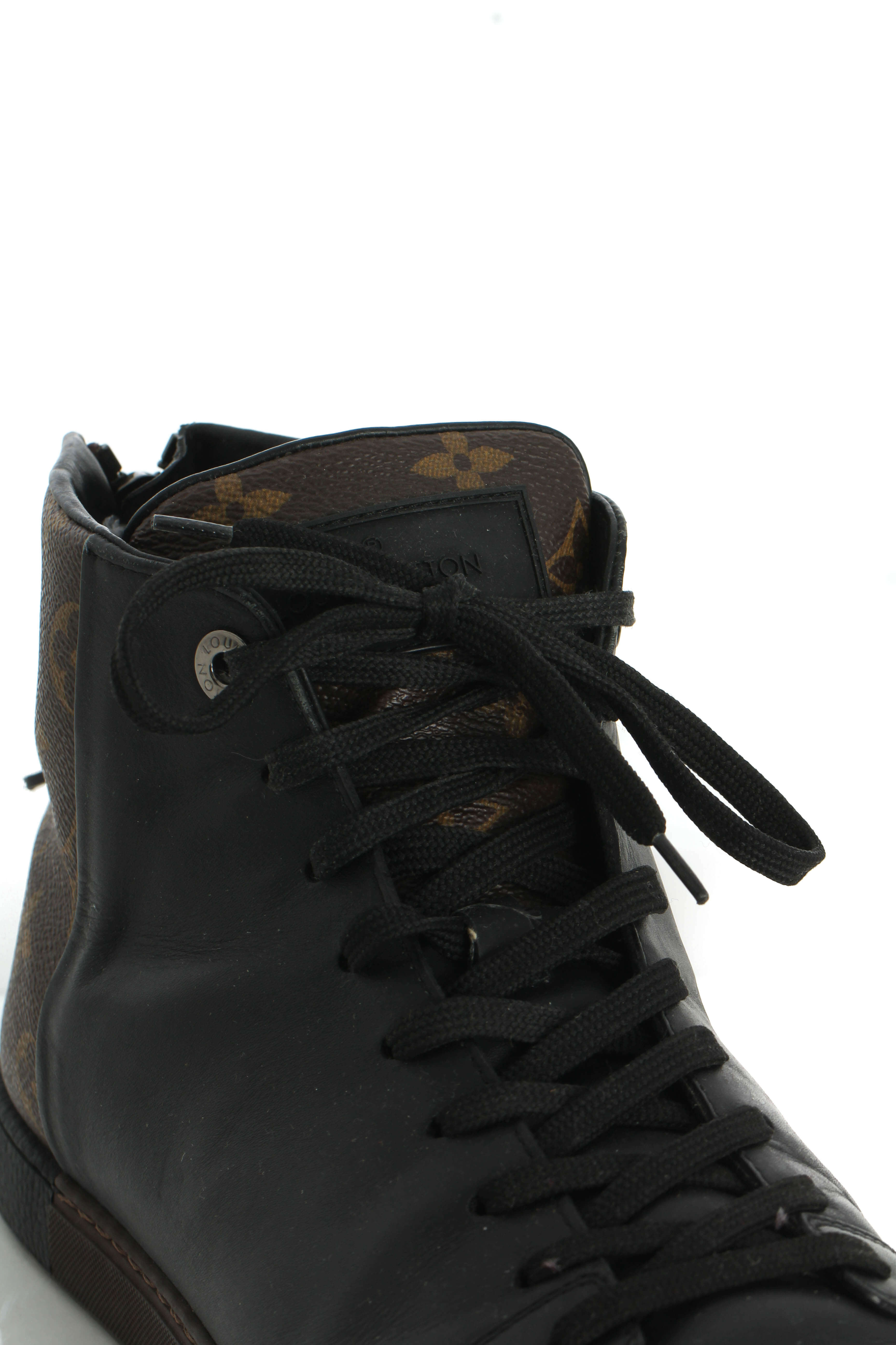 Louis Vuitton, 8.5 USA