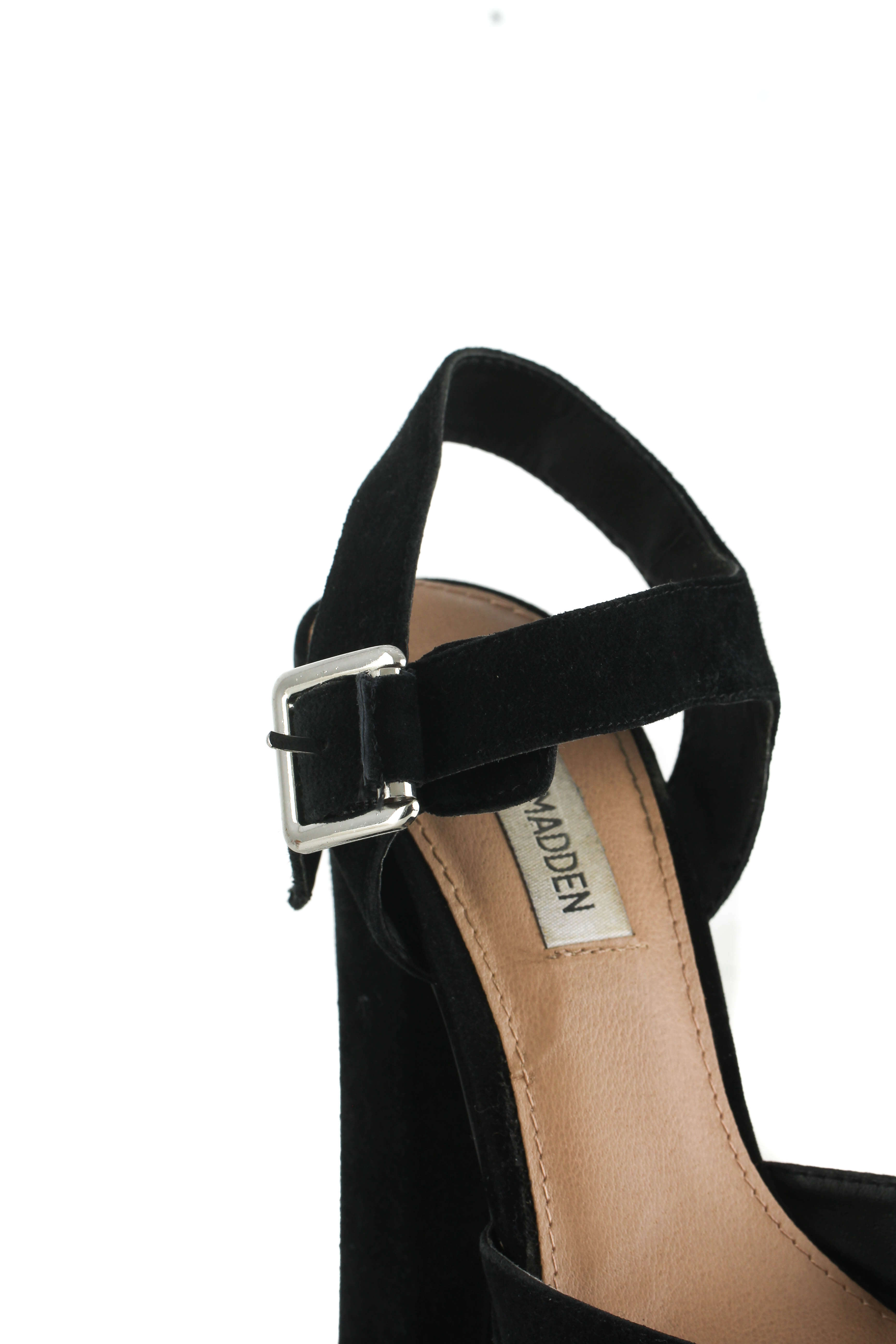 Stuart Weitzman, 8 USA