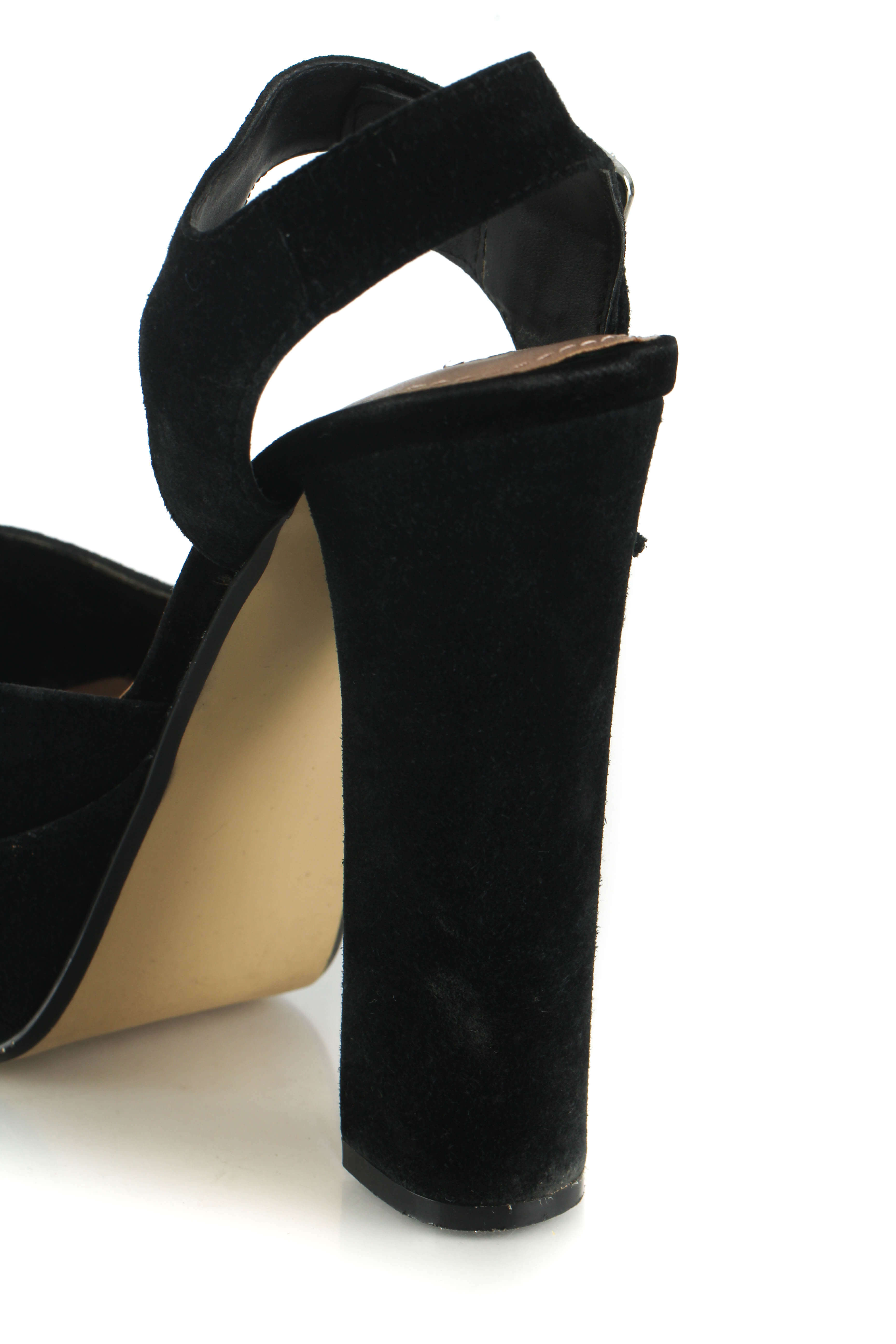 Stuart Weitzman, 8 USA