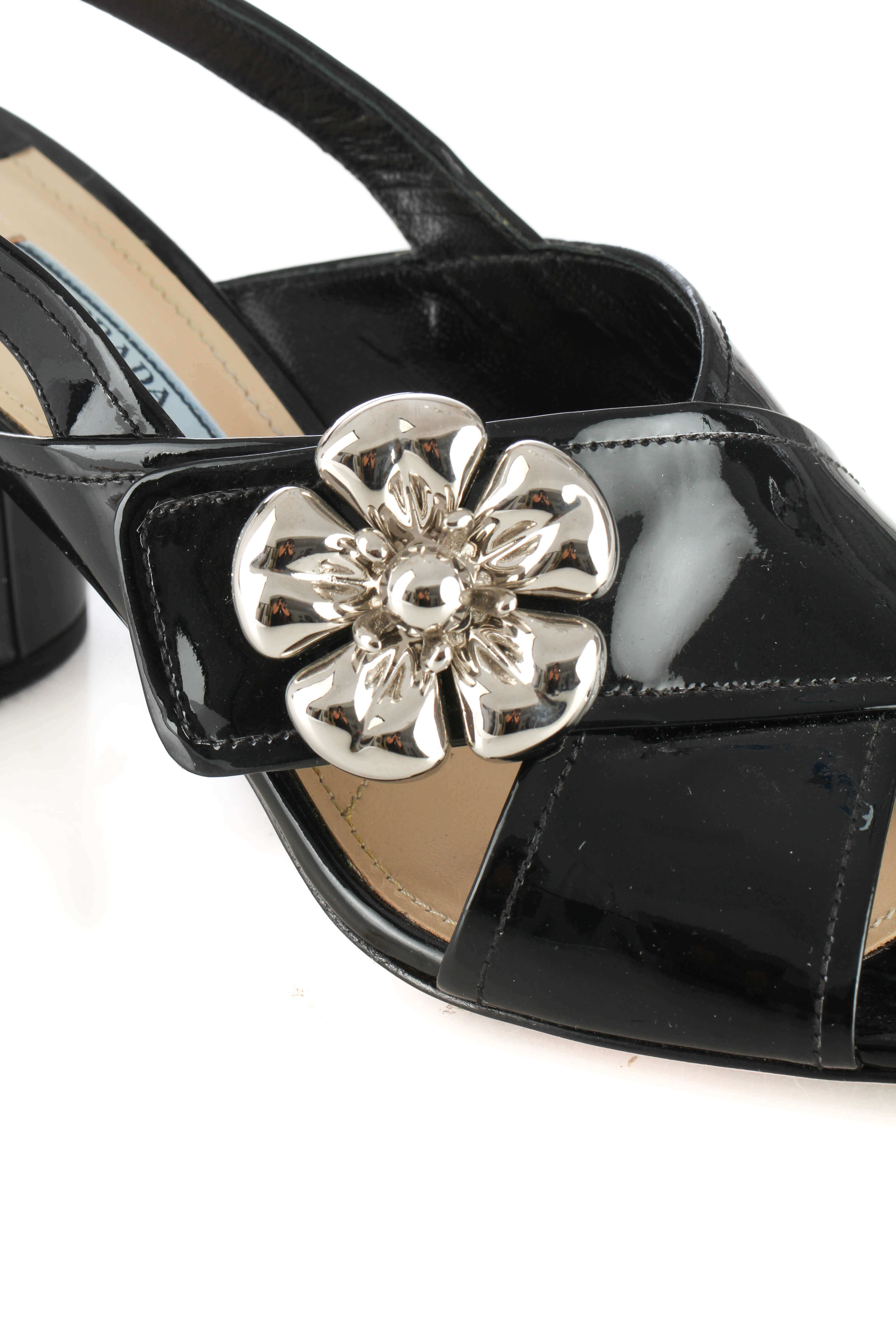 Prada, 7 USA