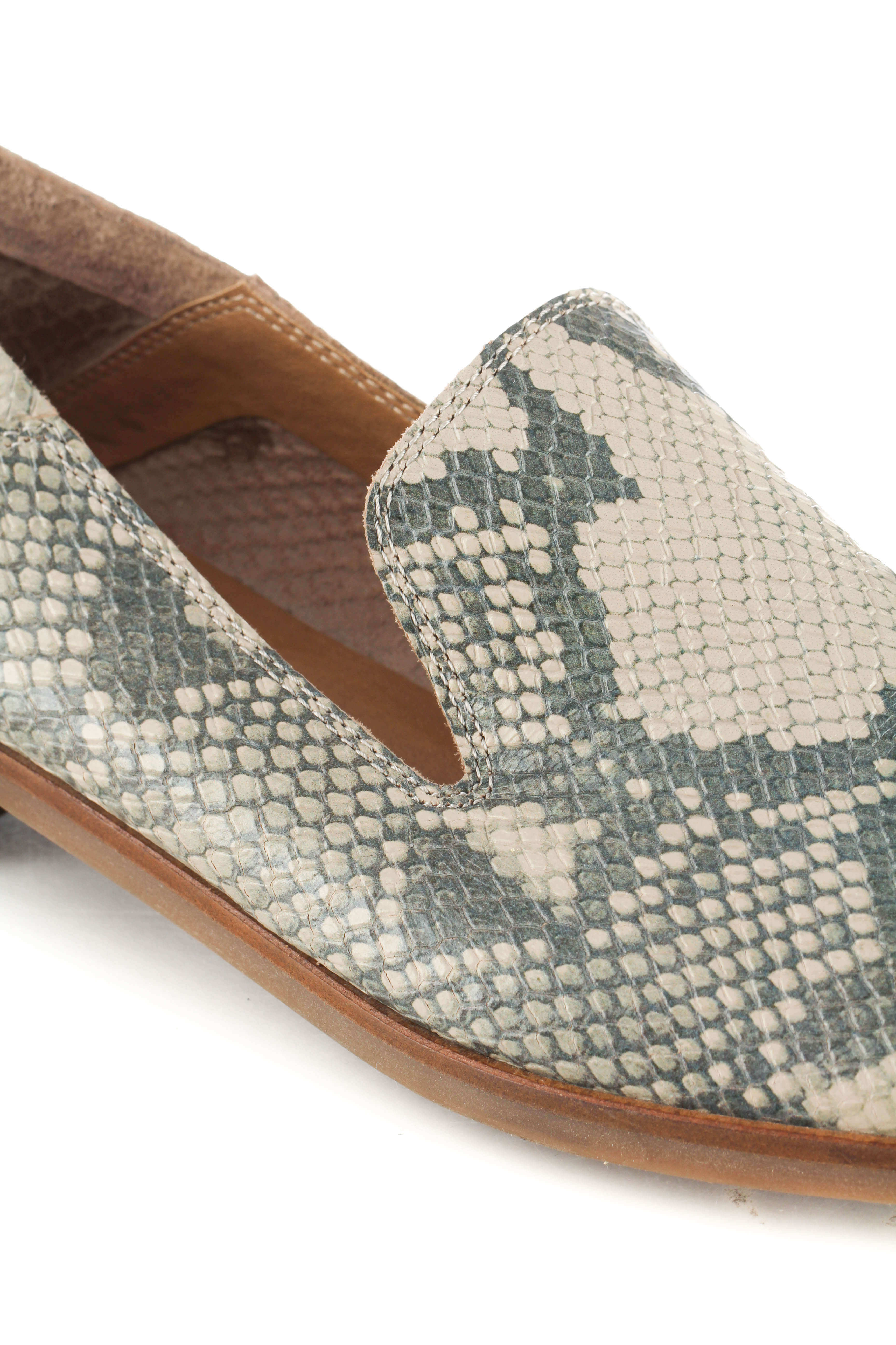 Lucky Brand, 8 USA