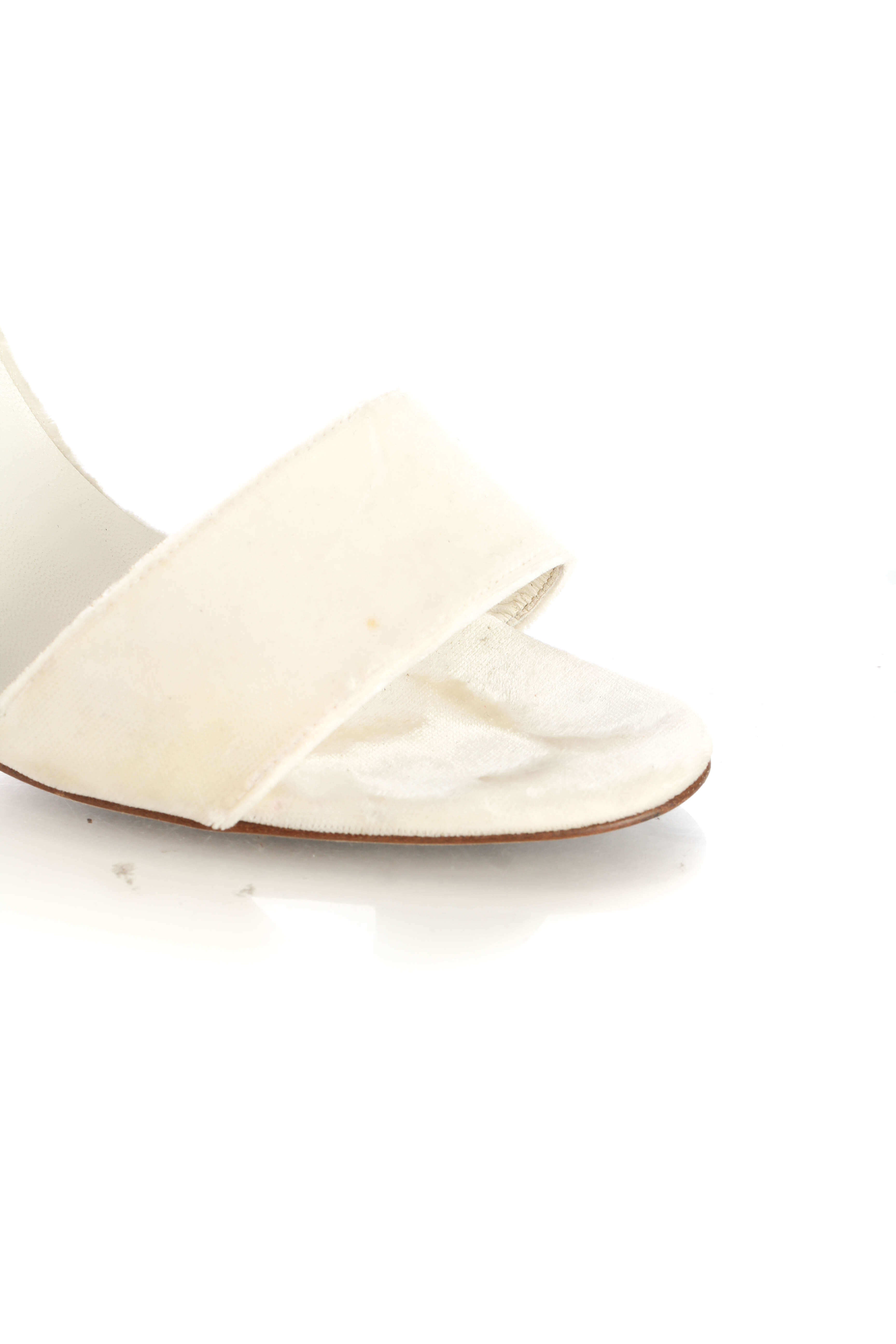 Manolo Blahnik, 7.5 USA