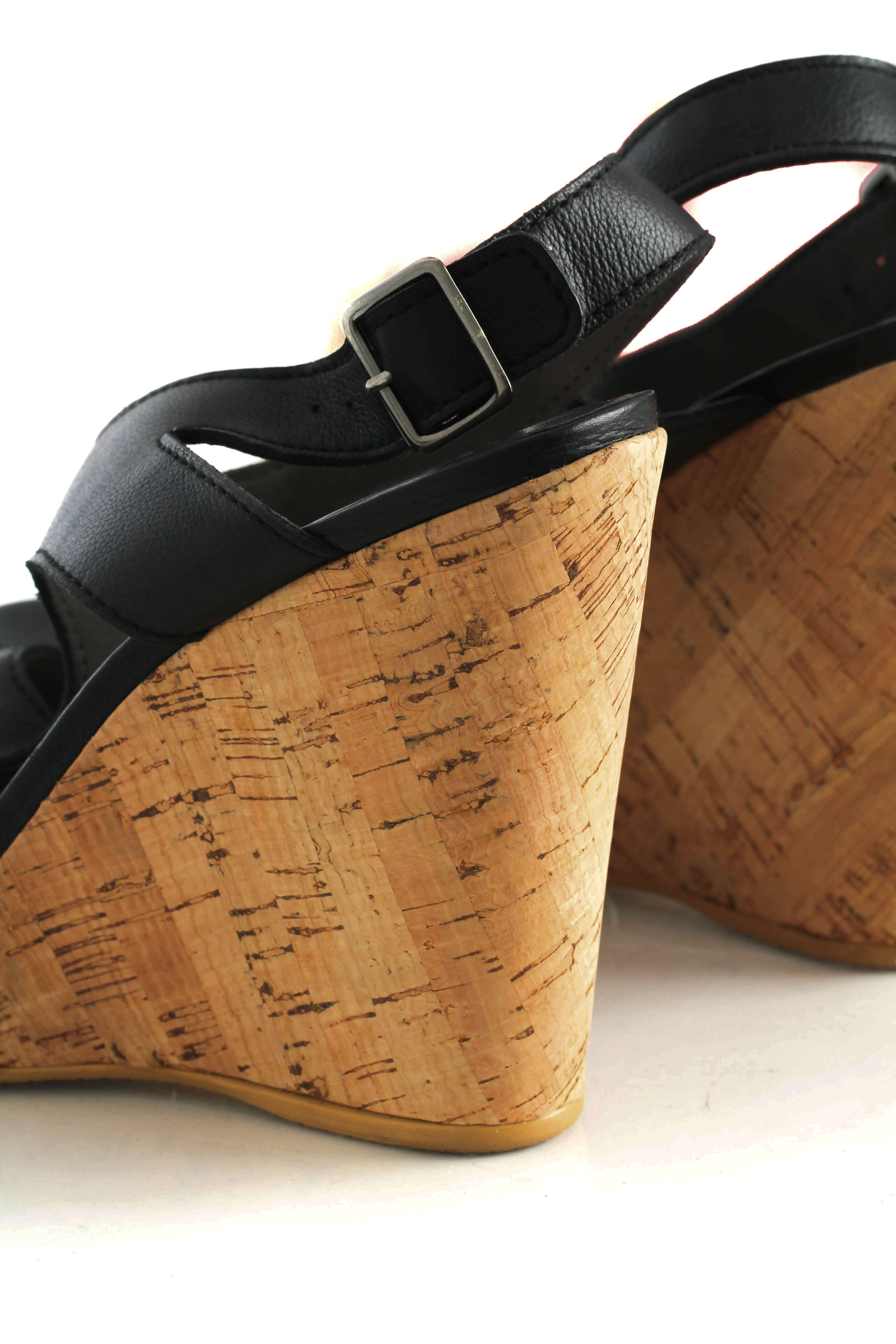 Stuart Weitzman, 9 USA