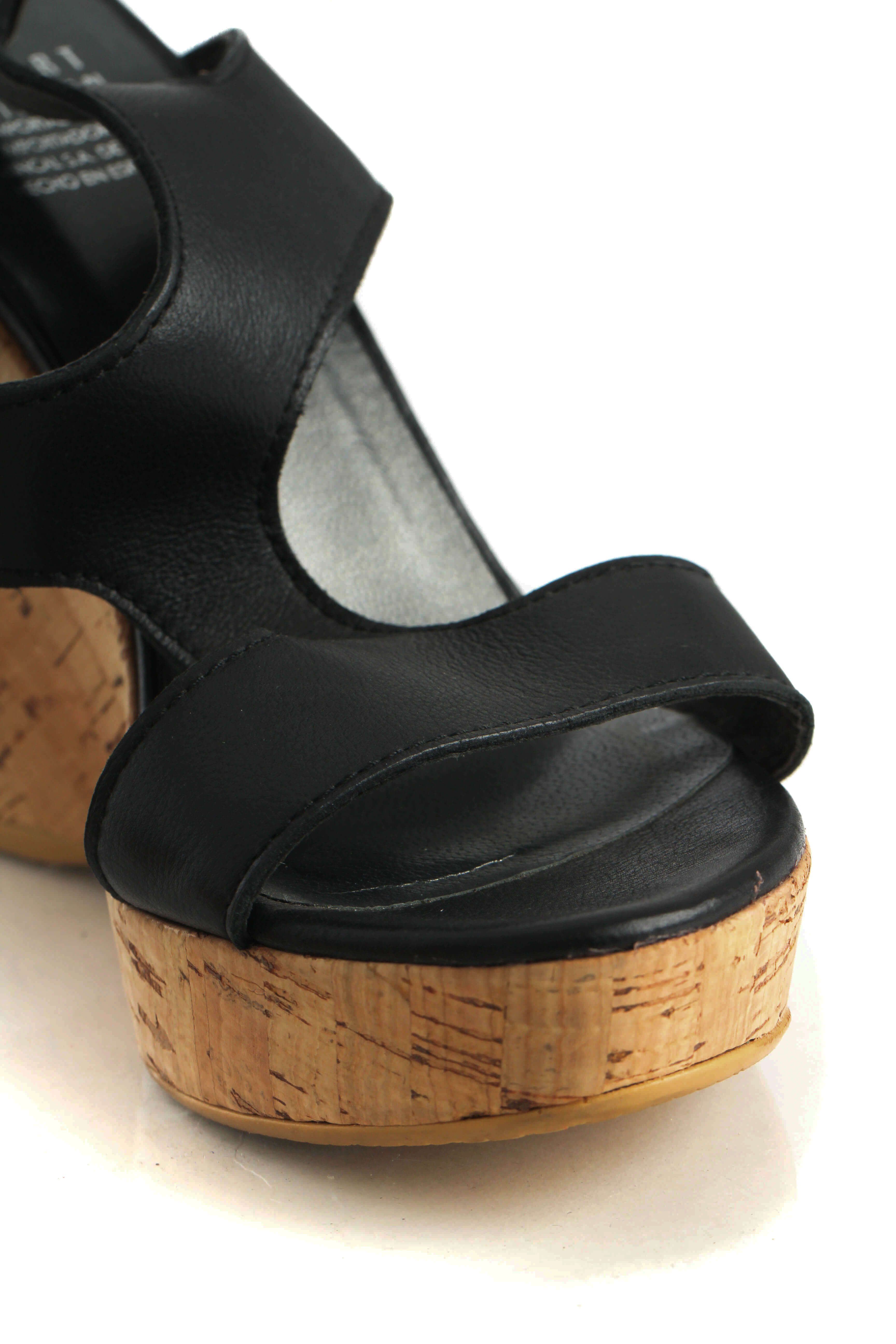 Stuart Weitzman, 9 USA