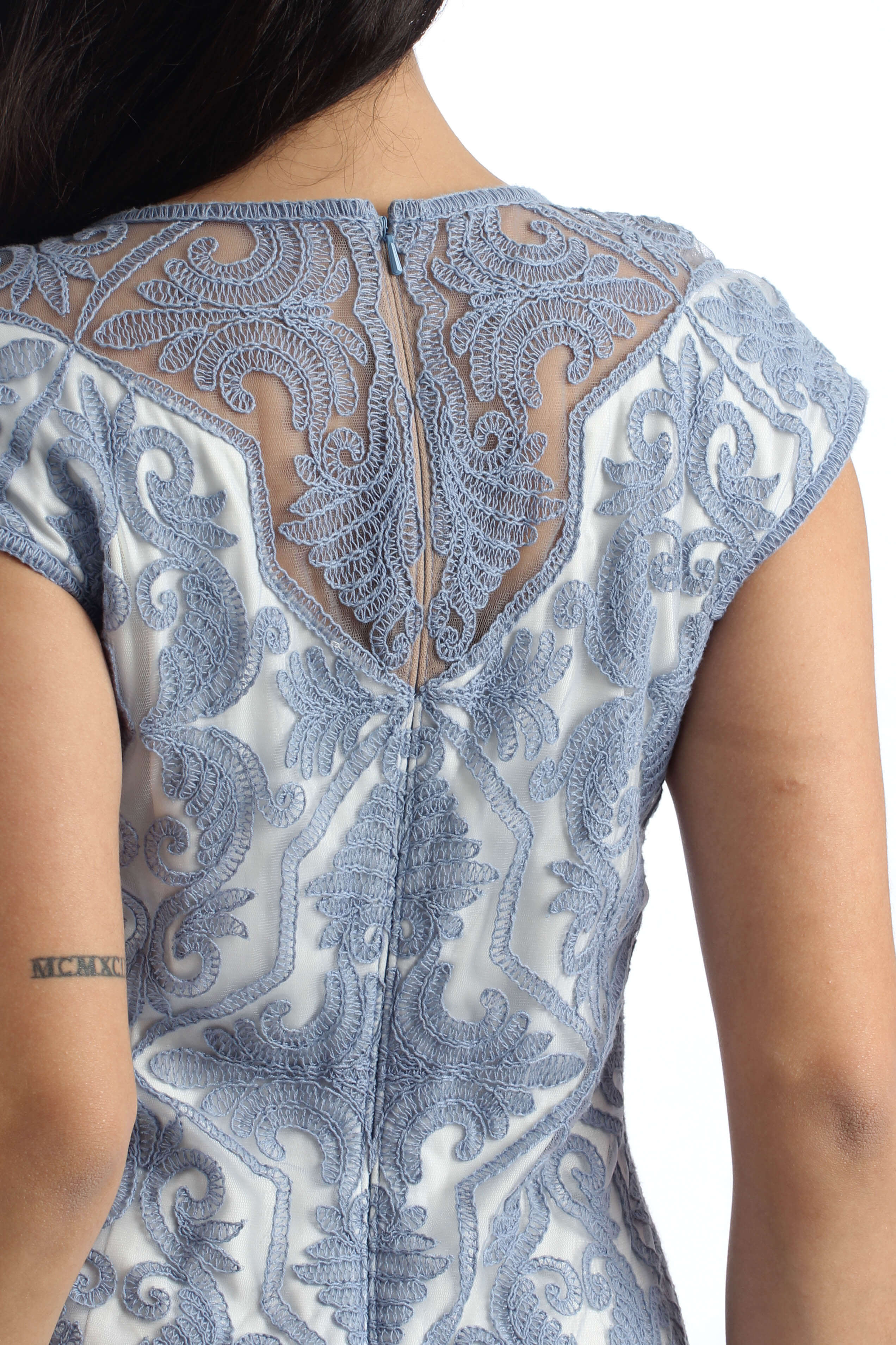 Tadashi Shoji, Talla 6