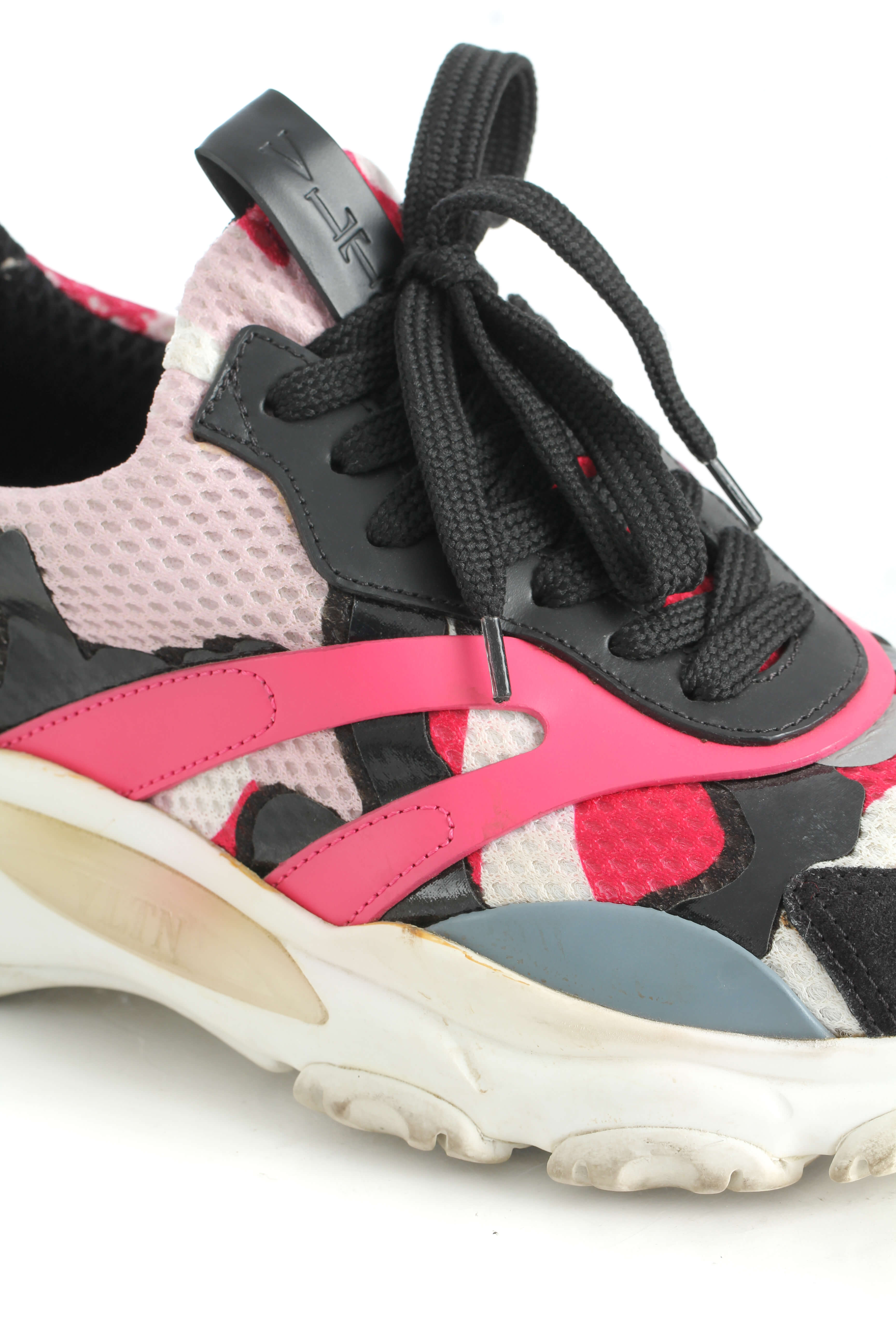 Valentino, 7 USA