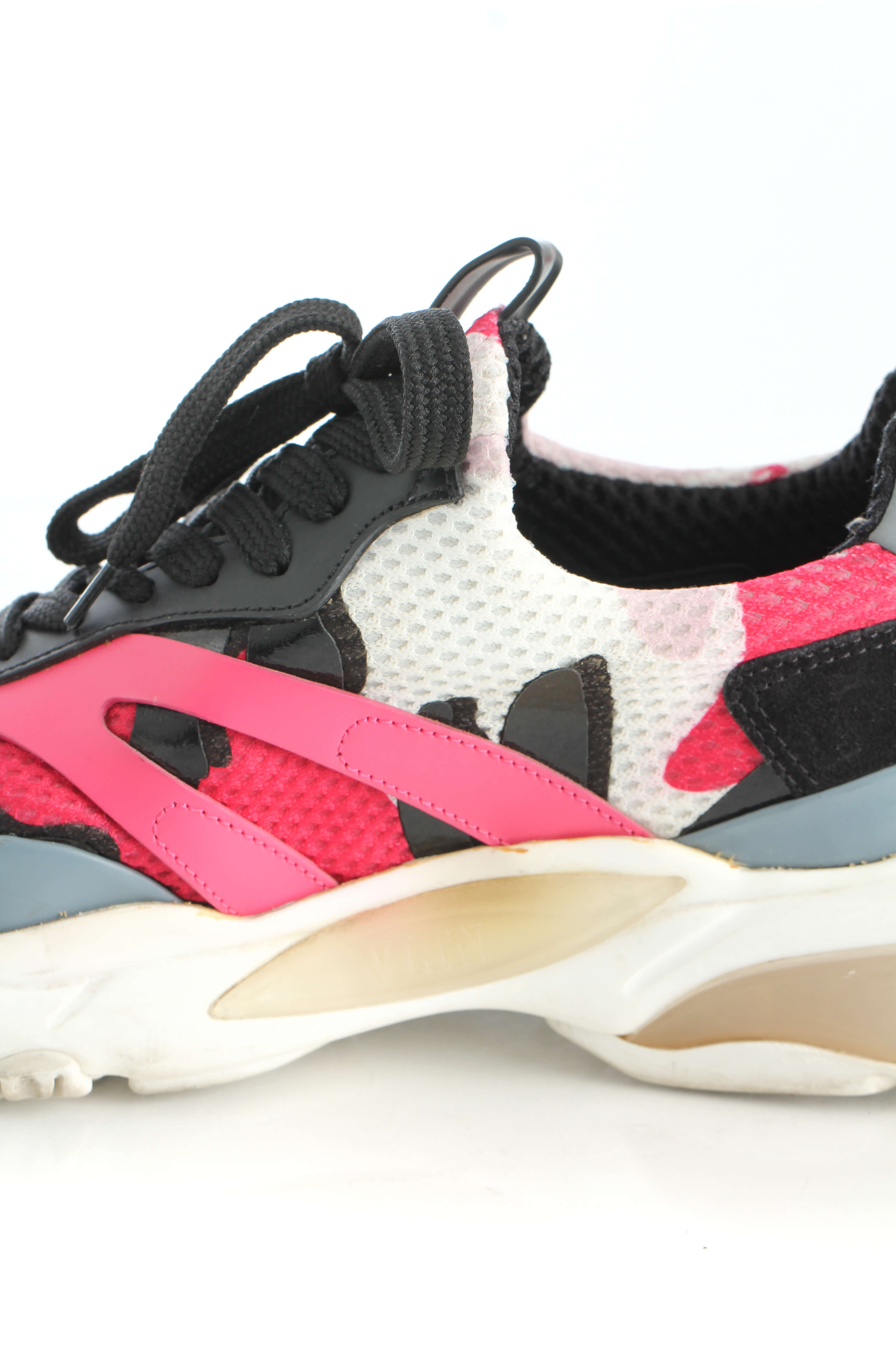 Valentino, 7 USA