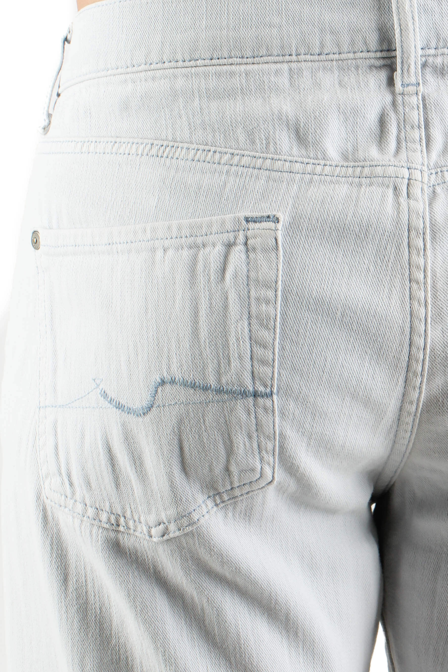 7 For All Mankind, Talla 33