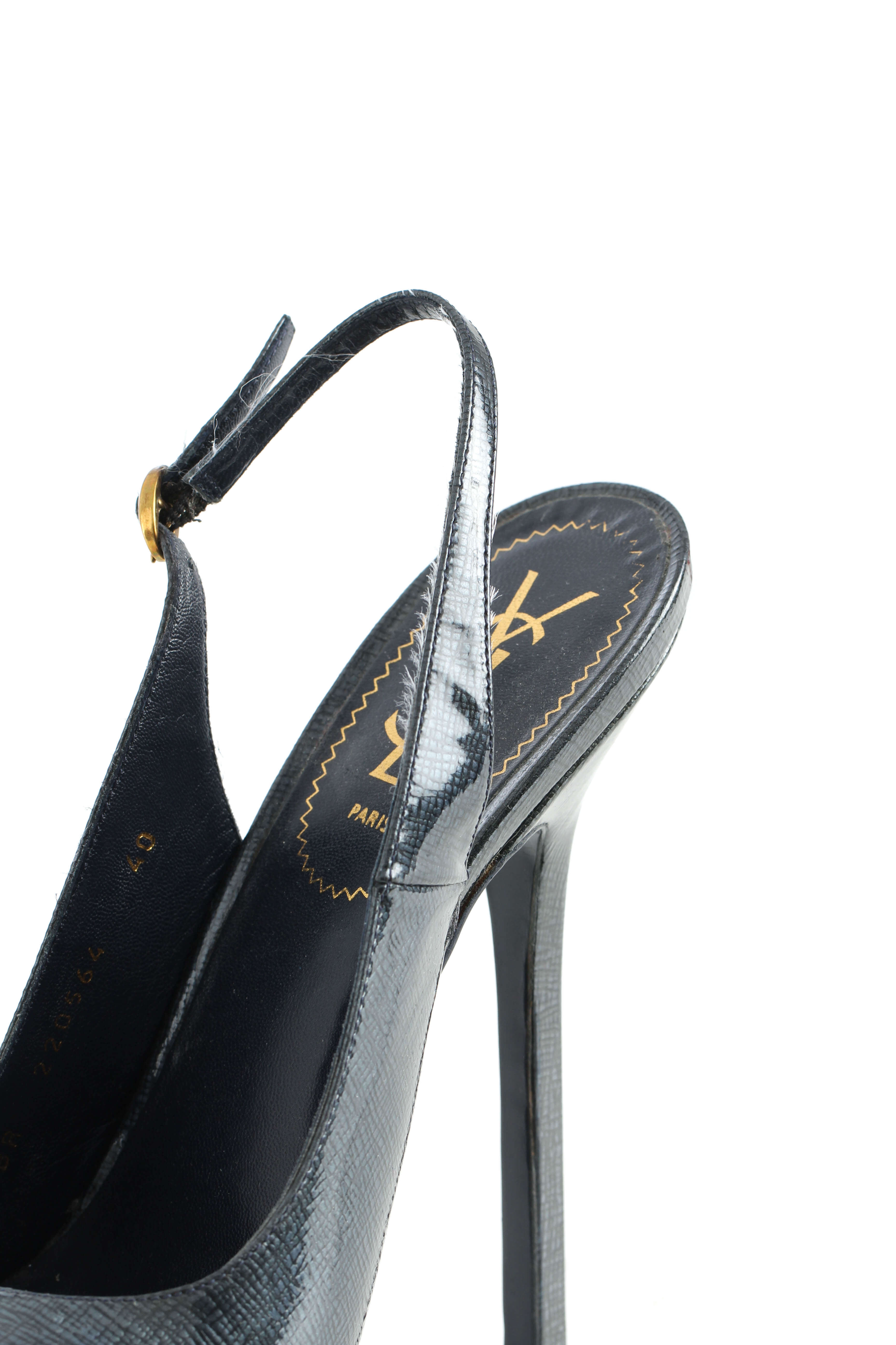 Yves Saint Laurent, 8.5 USA