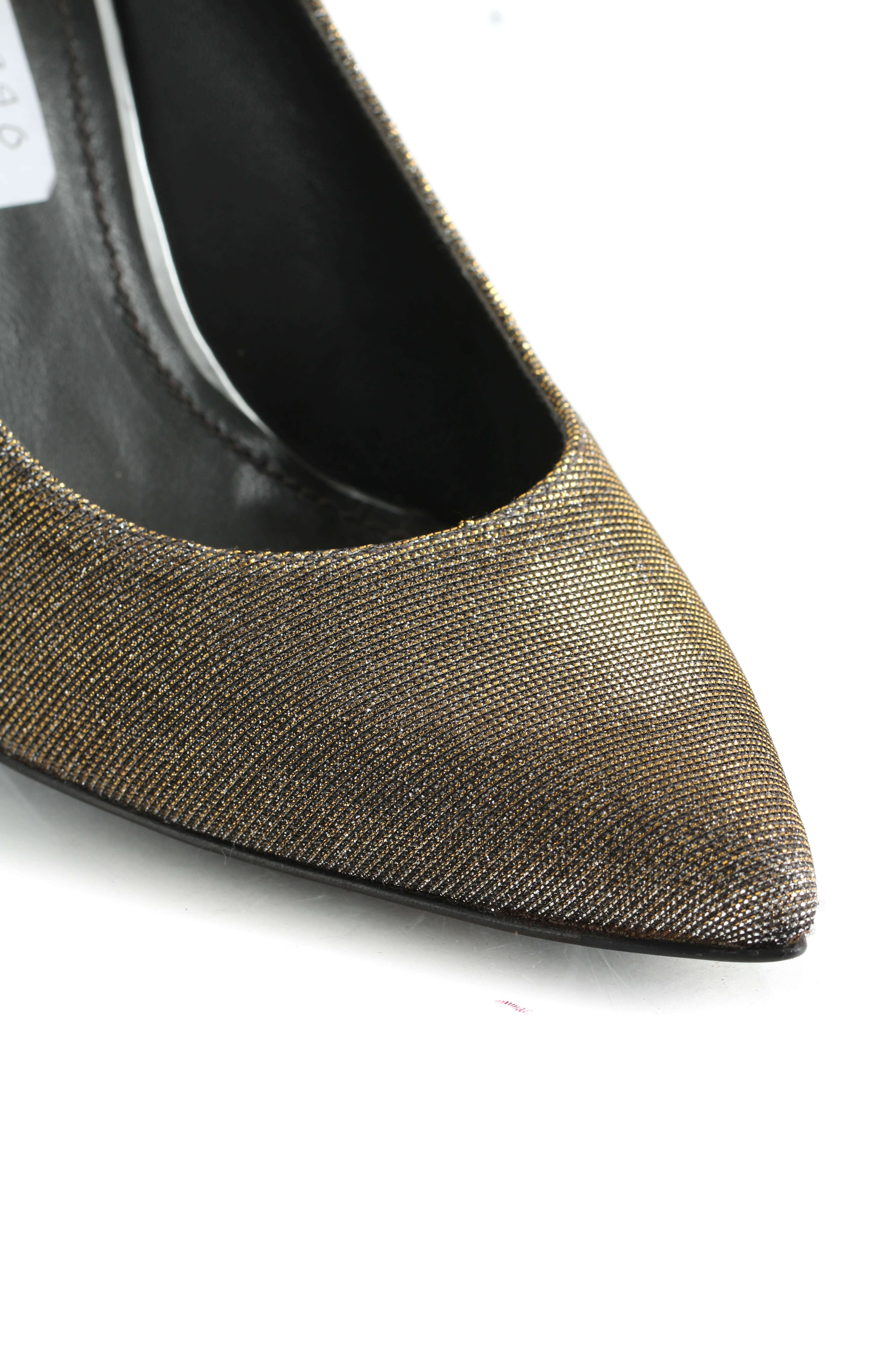 Stuart Weitzman, 6 USA
