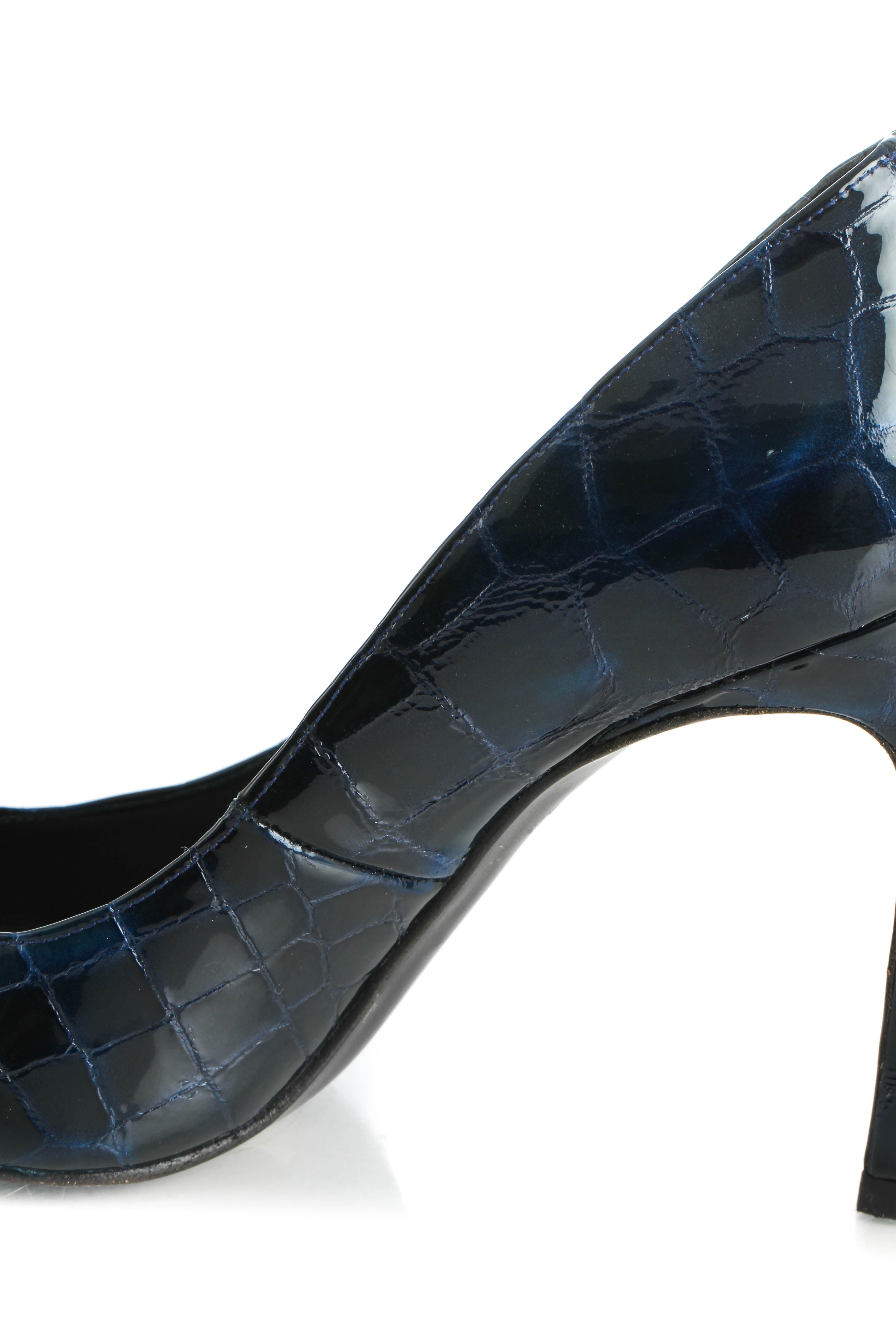 Stuart Weitzman, 6 USA