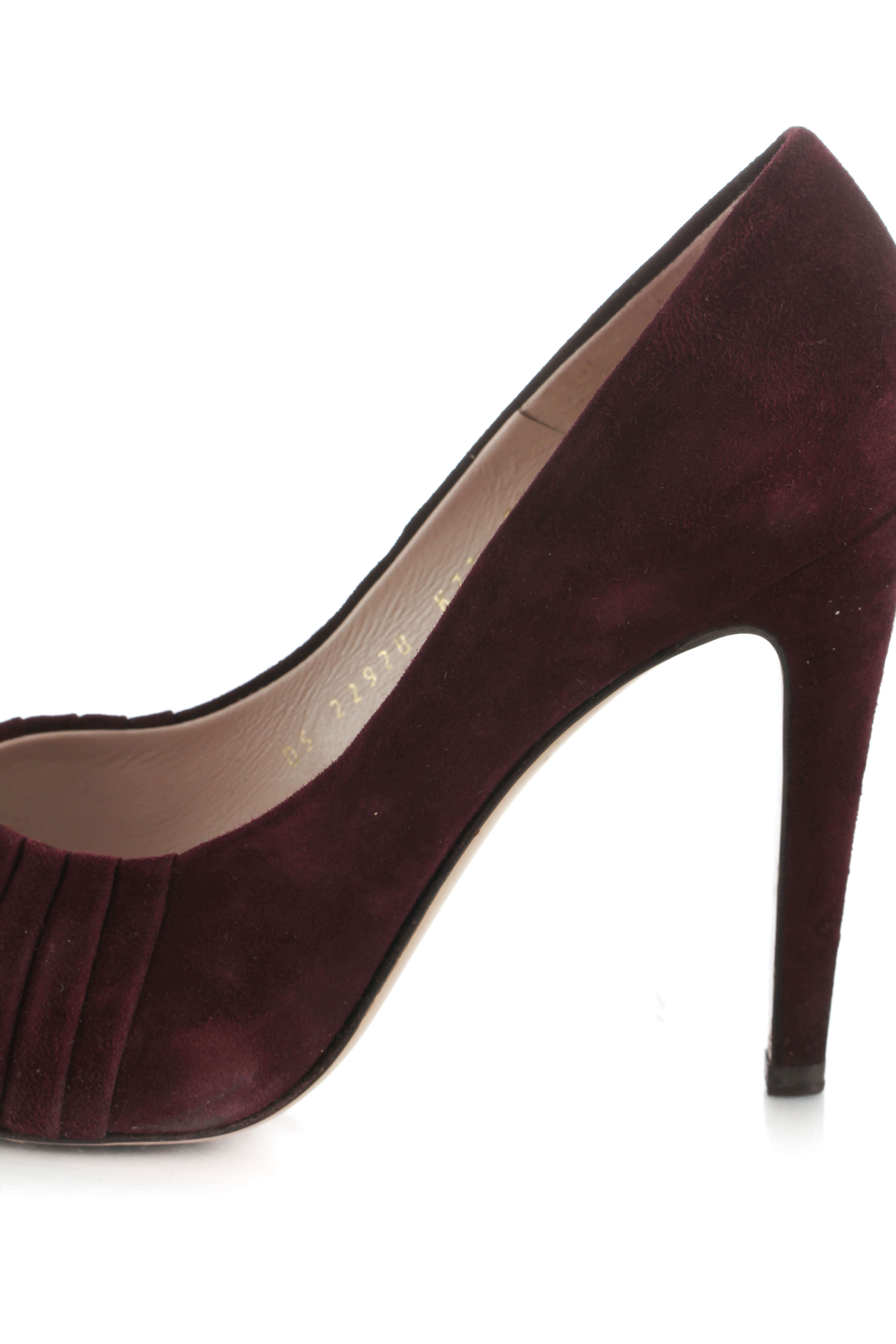 Salvatore Ferragamo, 7.5 USA