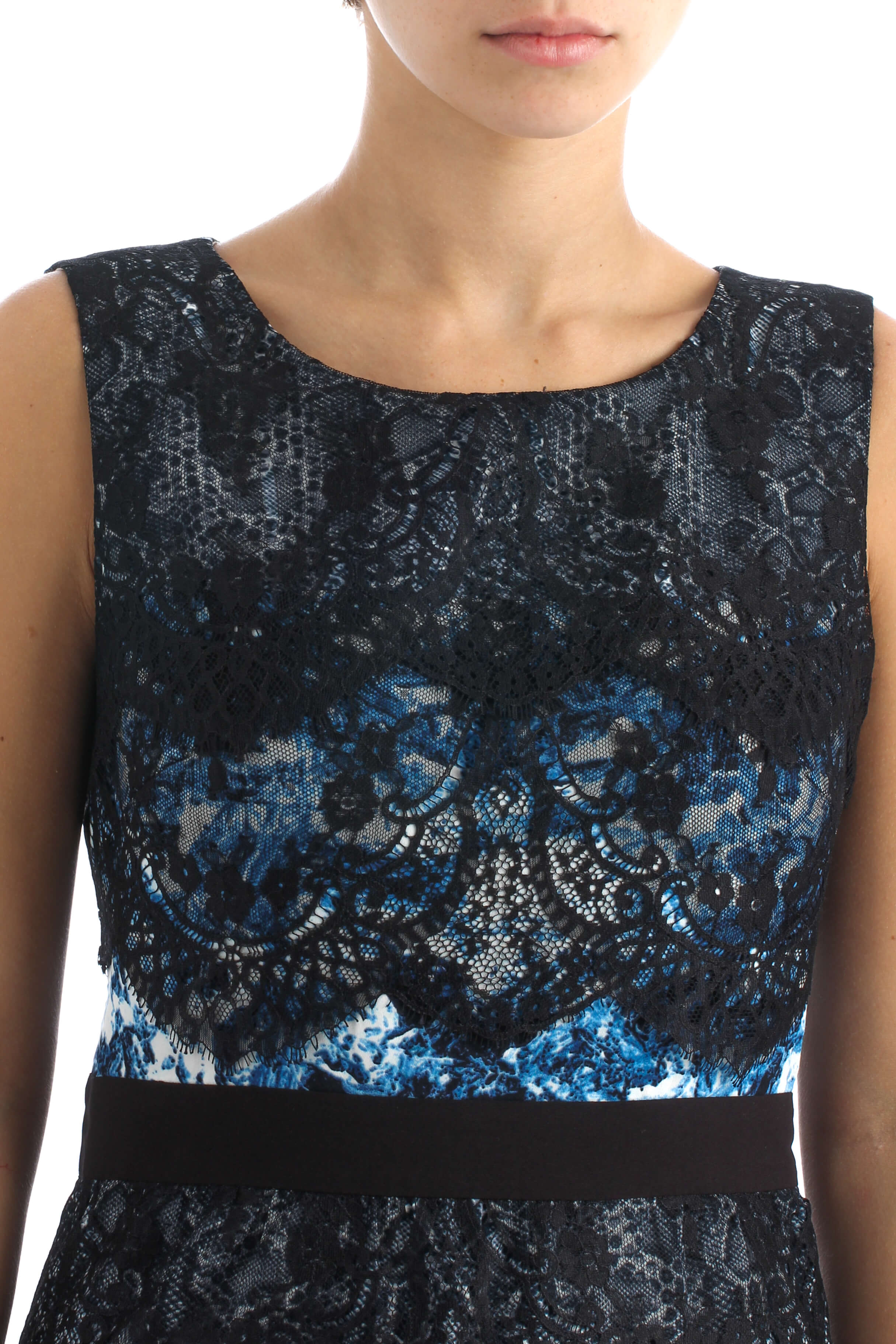 BCBG Maxazria, Talla 4