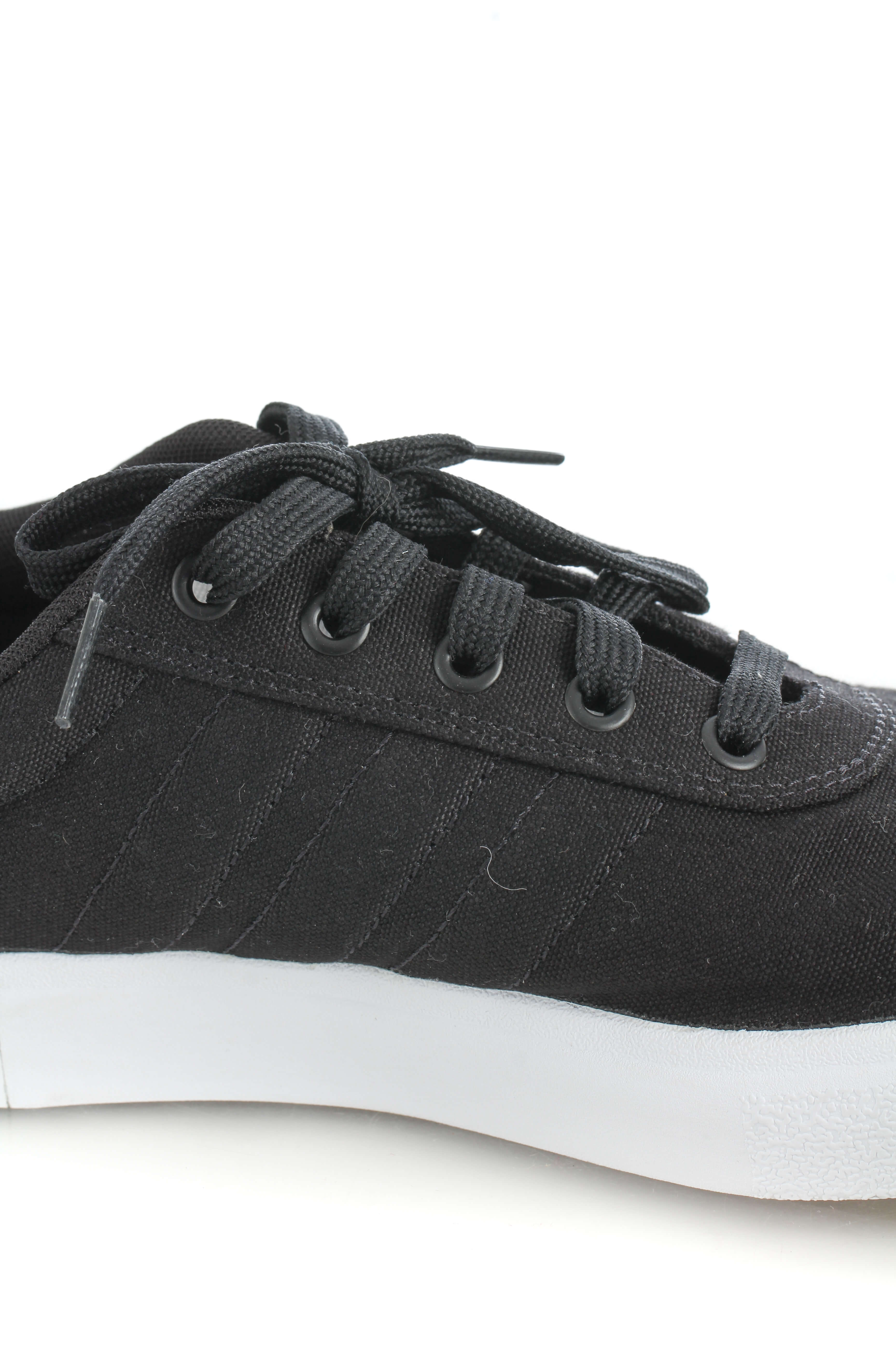 Adidas, 11 USA