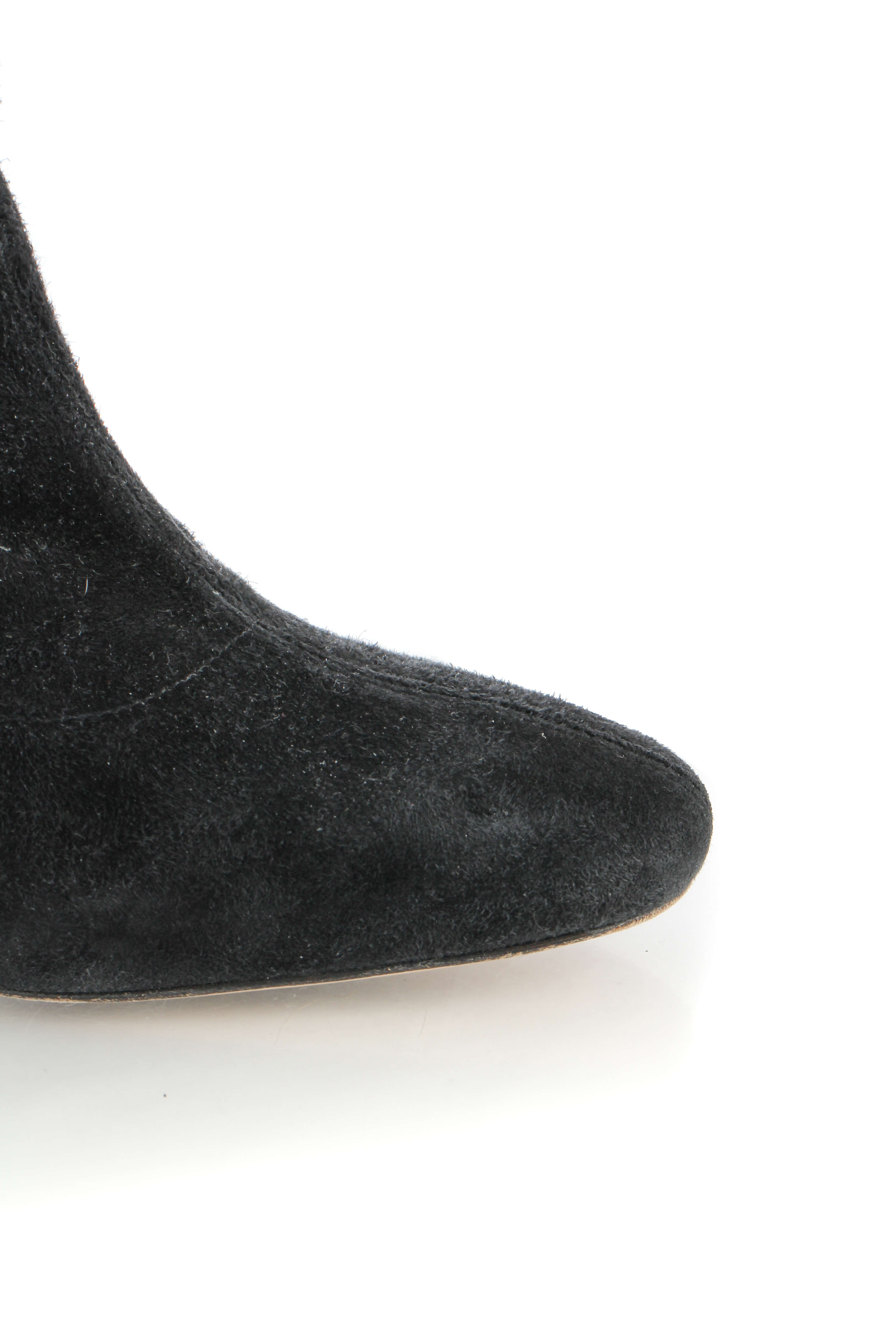 Stuart Weitzman, 6 USA