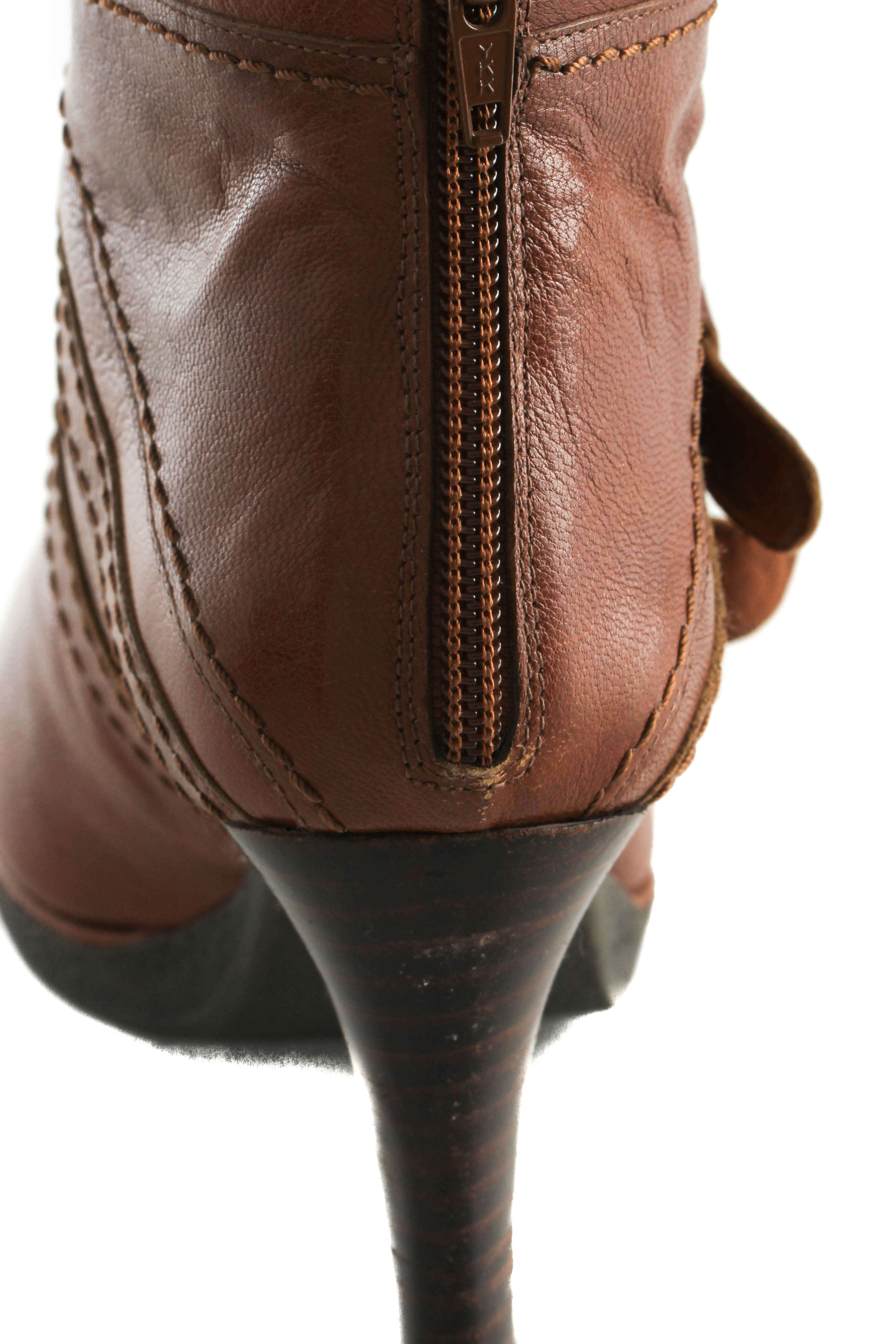 Stuart Weitzman, Talla 5.5 USA