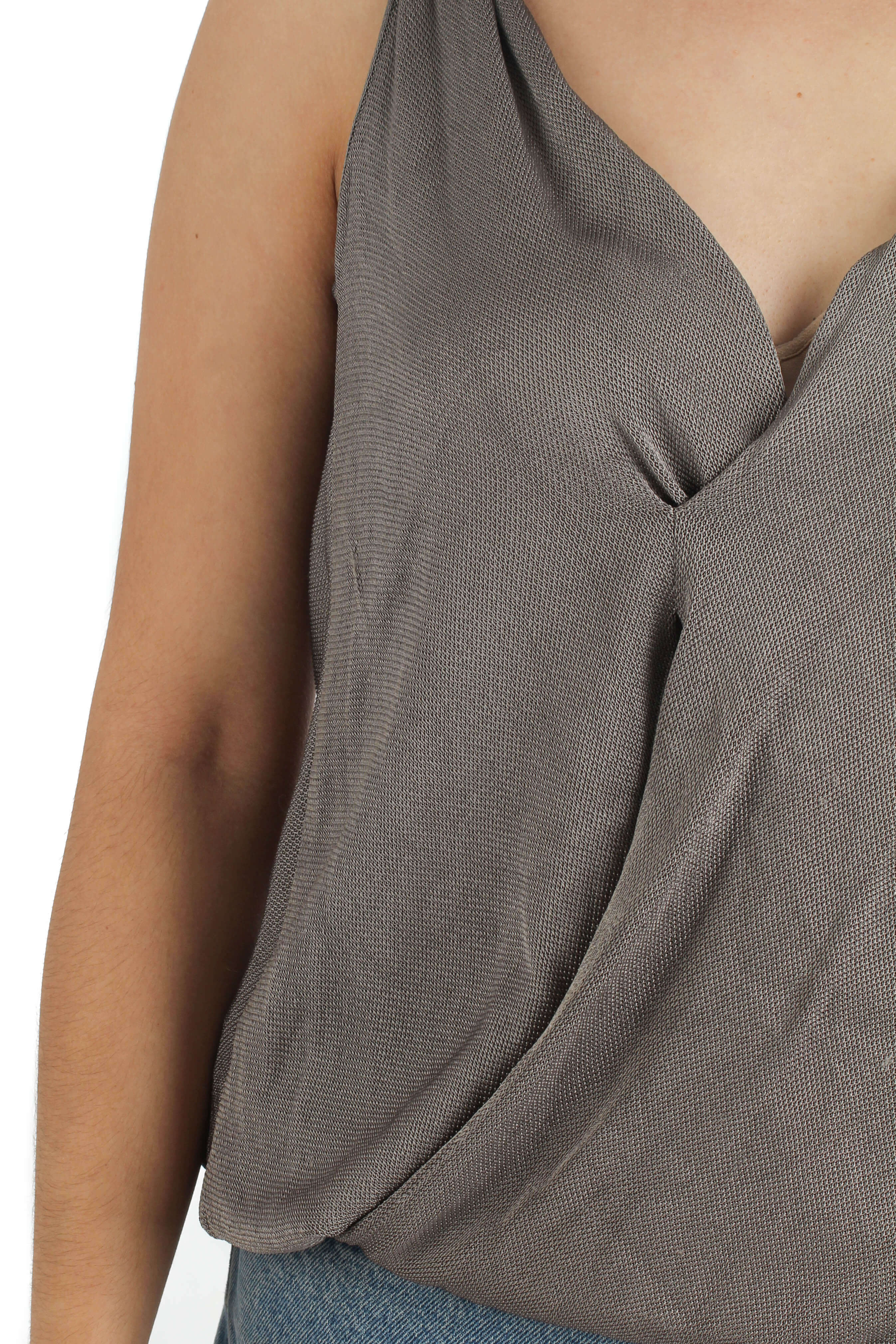 Emporio Armani, Talla 44