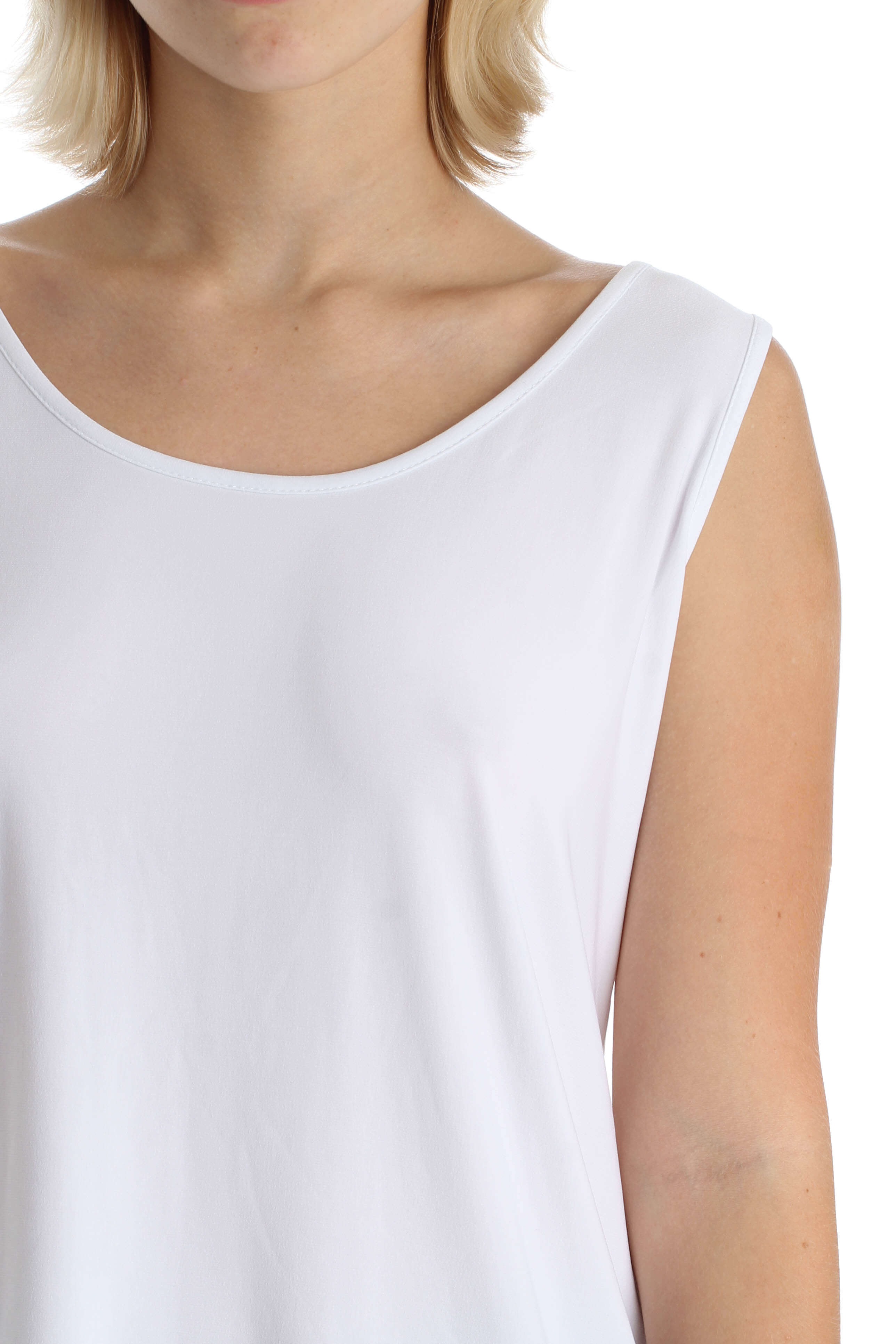 Clara Sun Woo, Talla XS