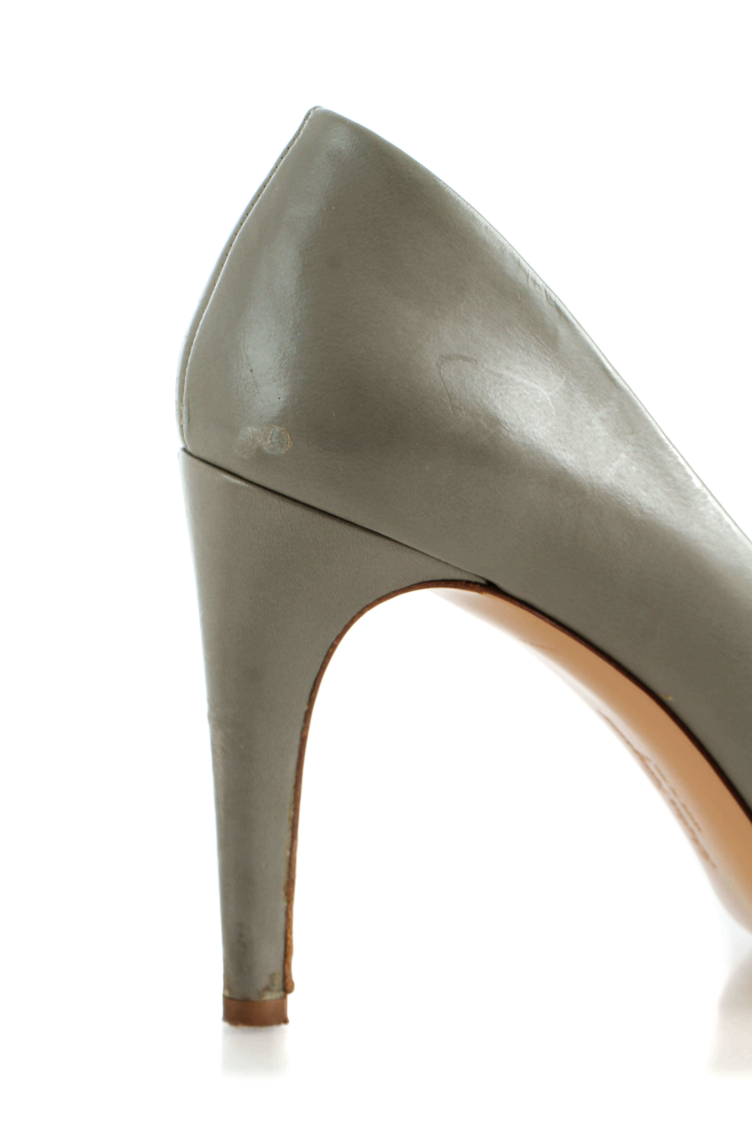 Salvatore Ferragamo, 7 USA