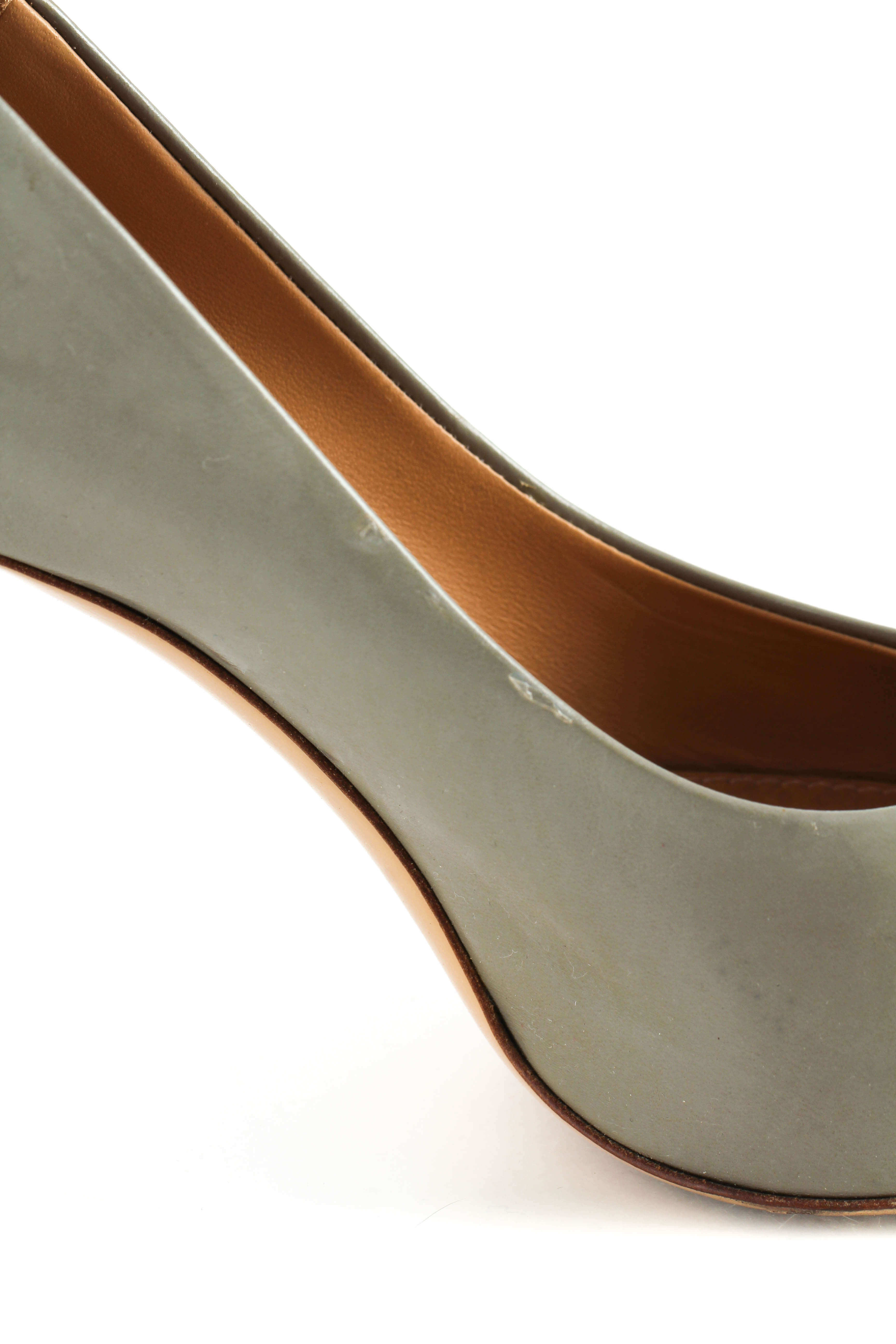 Salvatore Ferragamo, 7 USA