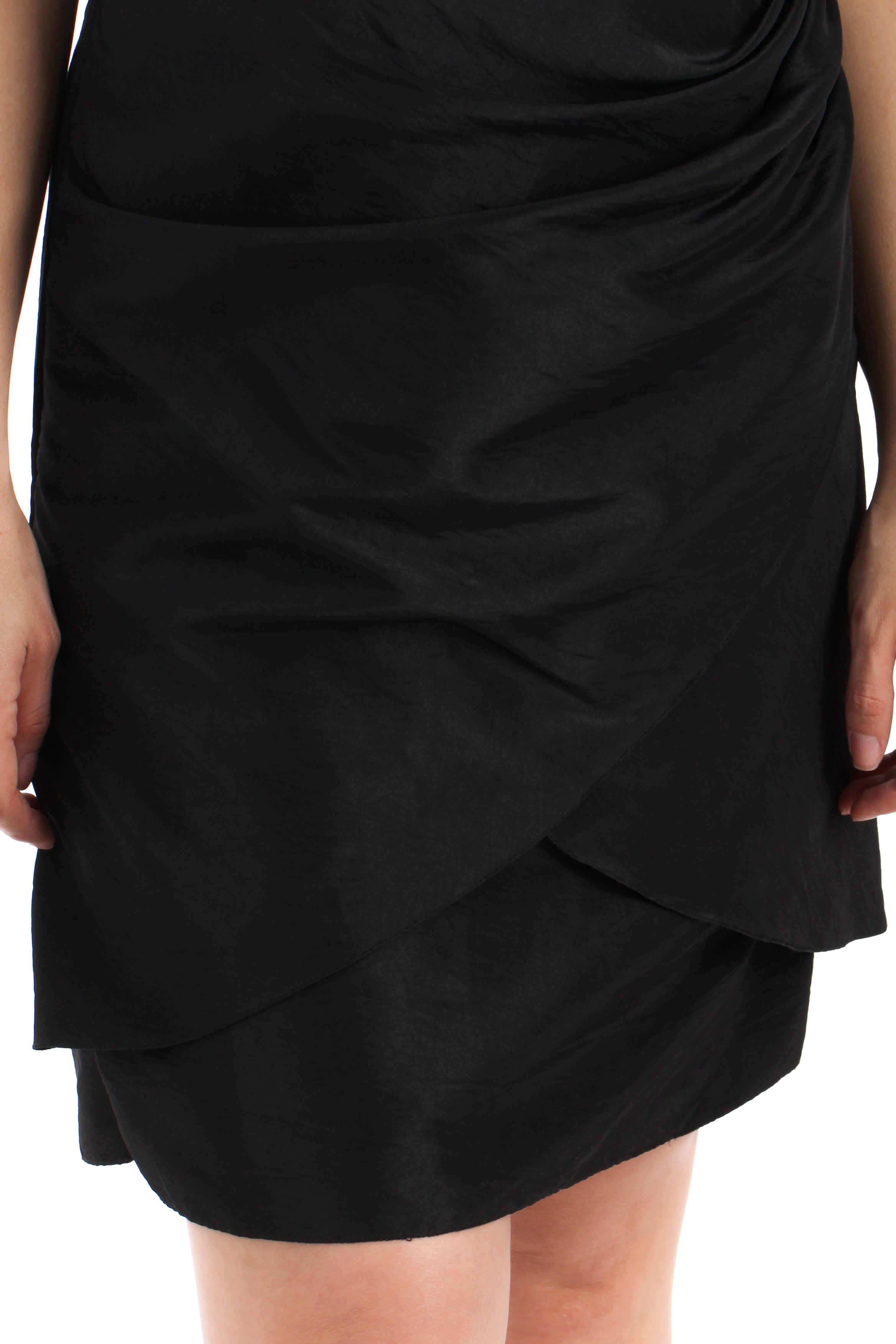 Eva Brazzi, Talla L