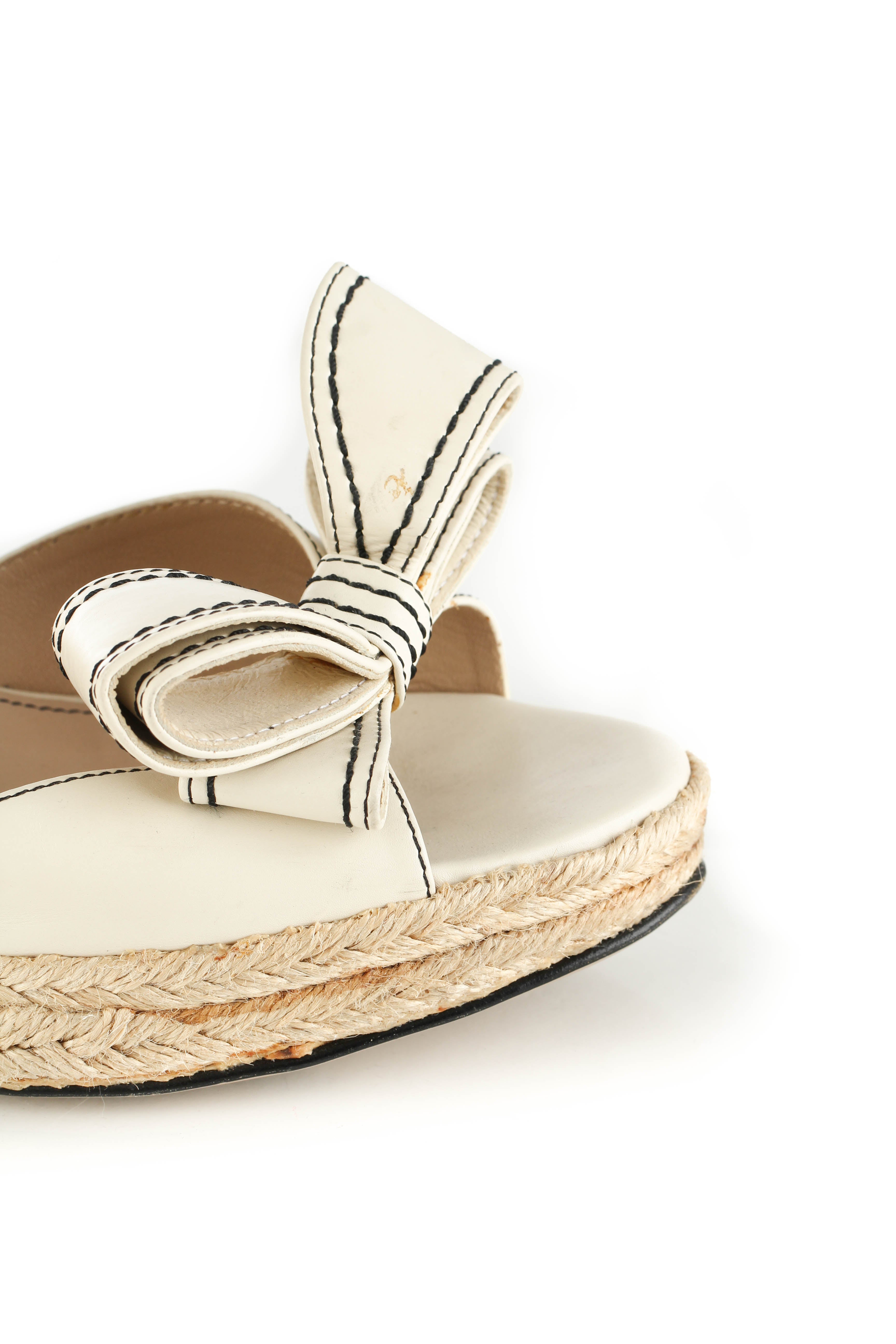 Valentino, 12 USA