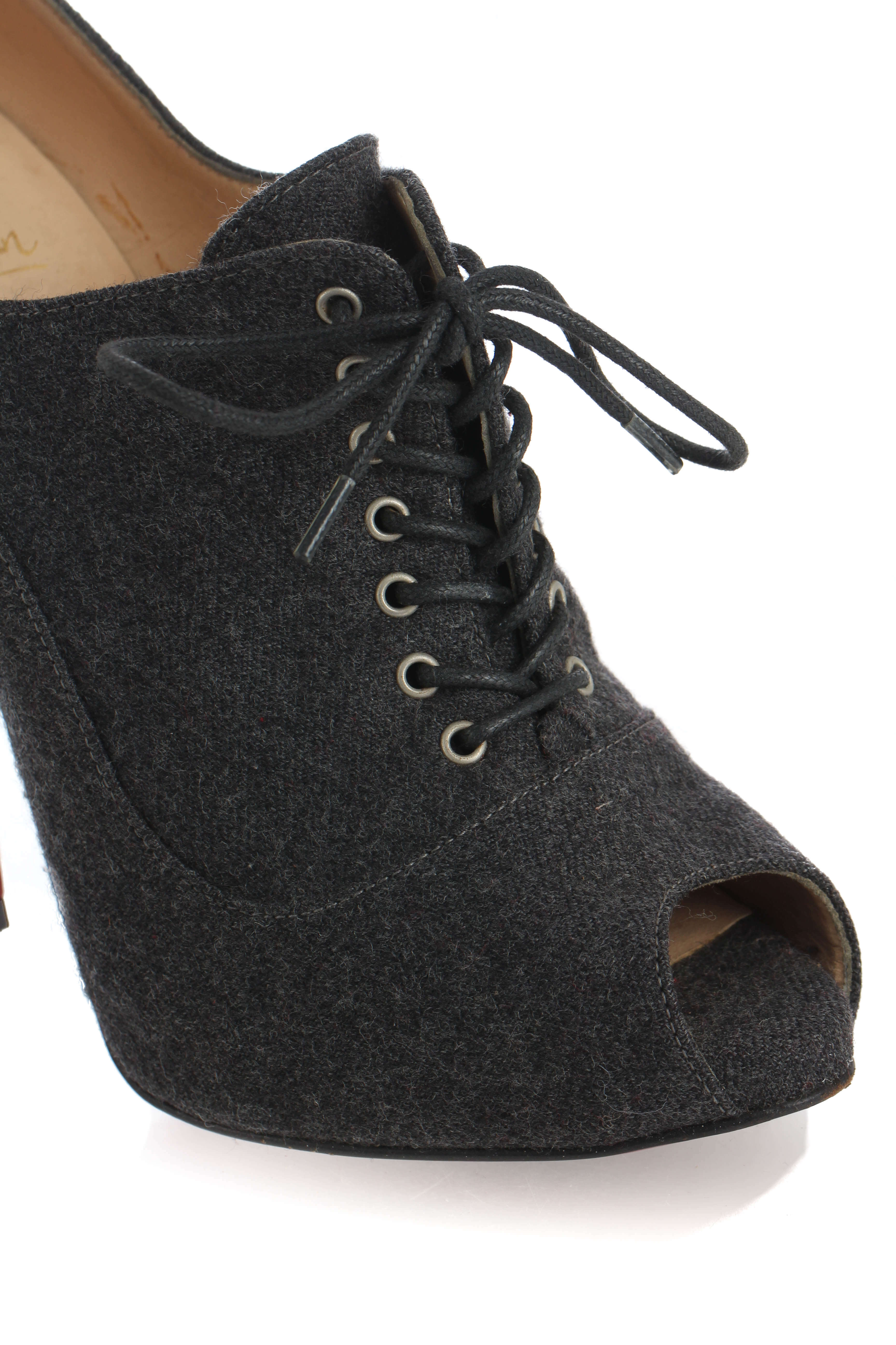 Christian Louboutin, 6 USA