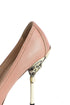 Prada, 7 USA