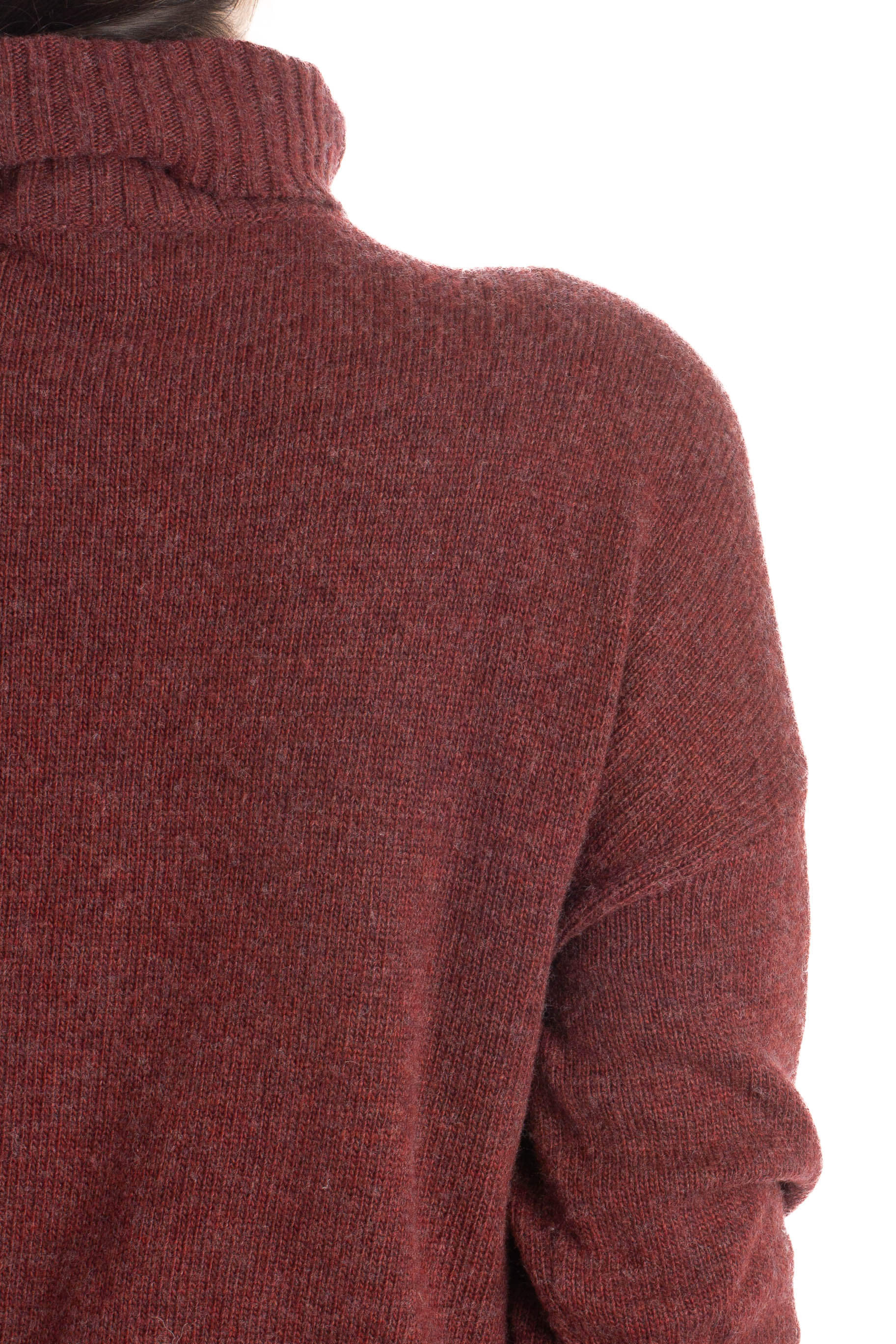 J Crew, Talla S